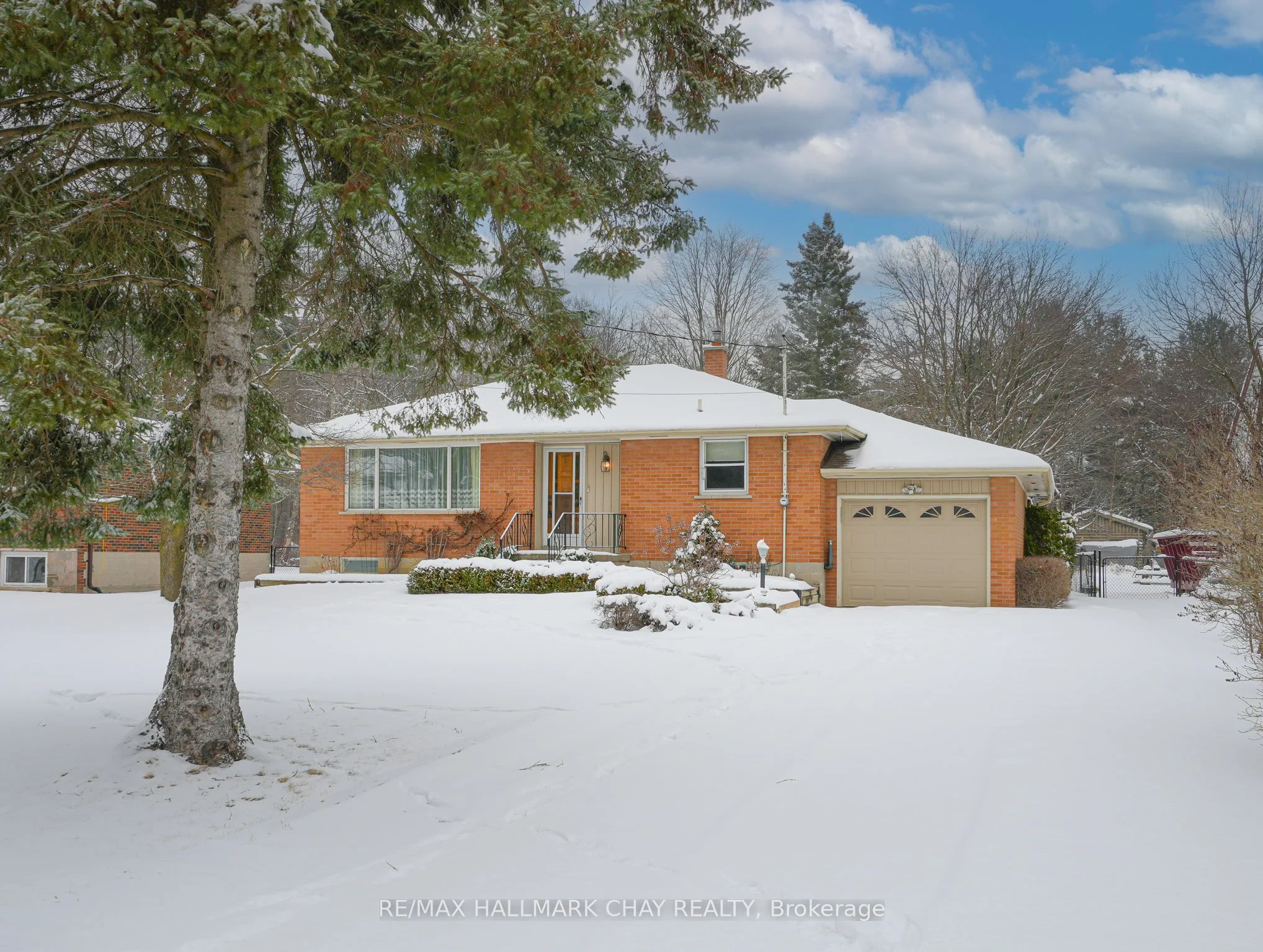 20393 Yonge Street, East Gwillimbury, On L9n 1n8