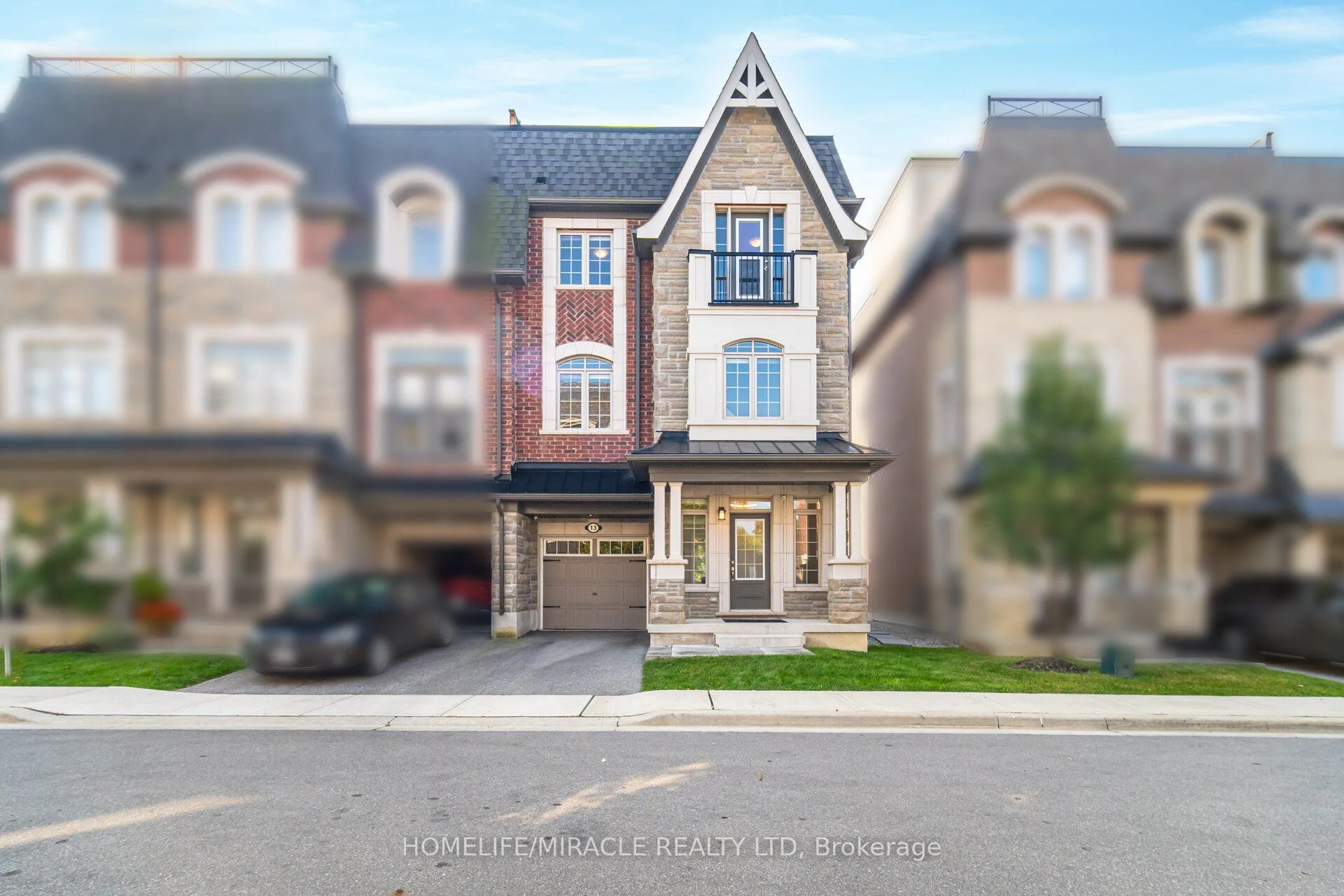 Att/Row/Townhouse in Vaughan