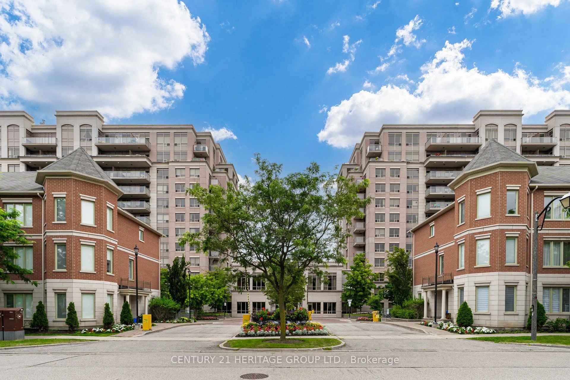 Condo Apartment in Markham