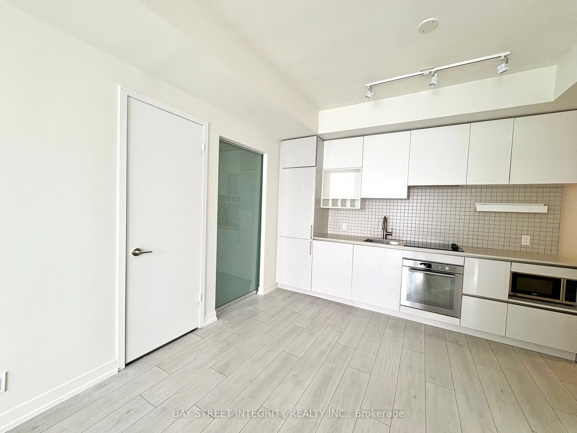 5 Buttermill Avenue 2212, Vaughan, ON L4K 0J5