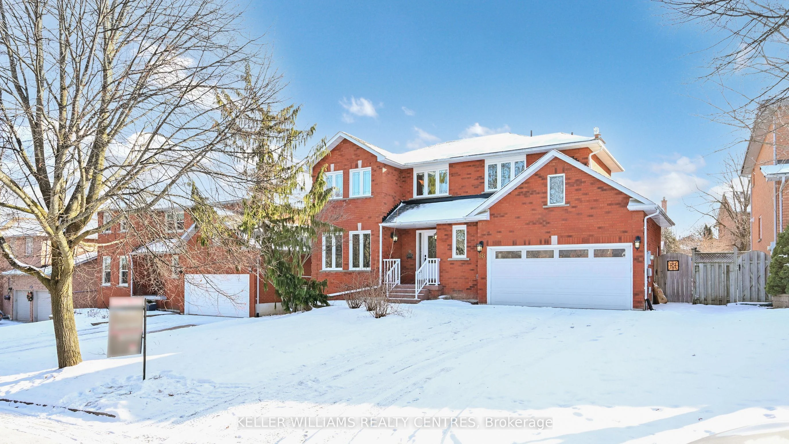 88 Ballard Crescent, Newmarket, On L3x 1s1