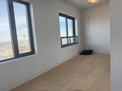 Co-op Apartment in Vaughan