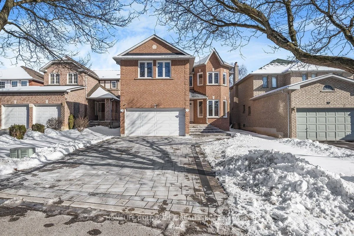 Detached in Richmond Hill