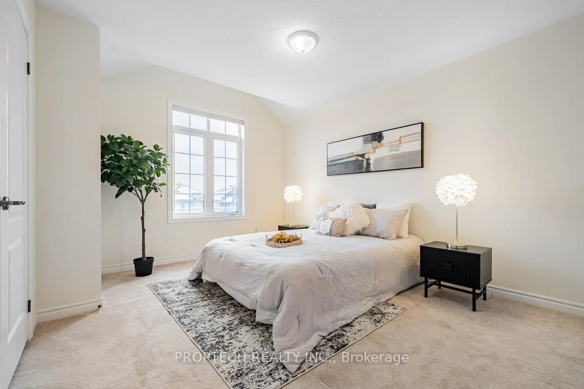 8 Deepwood Crescent, East Gwillimbury, ON L9N 0P8