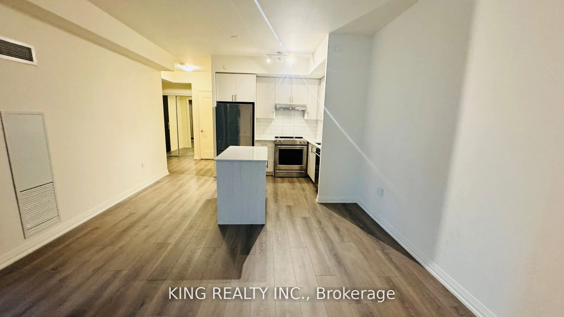 9000 Jane Street 420, Vaughan, On L4k 0m6