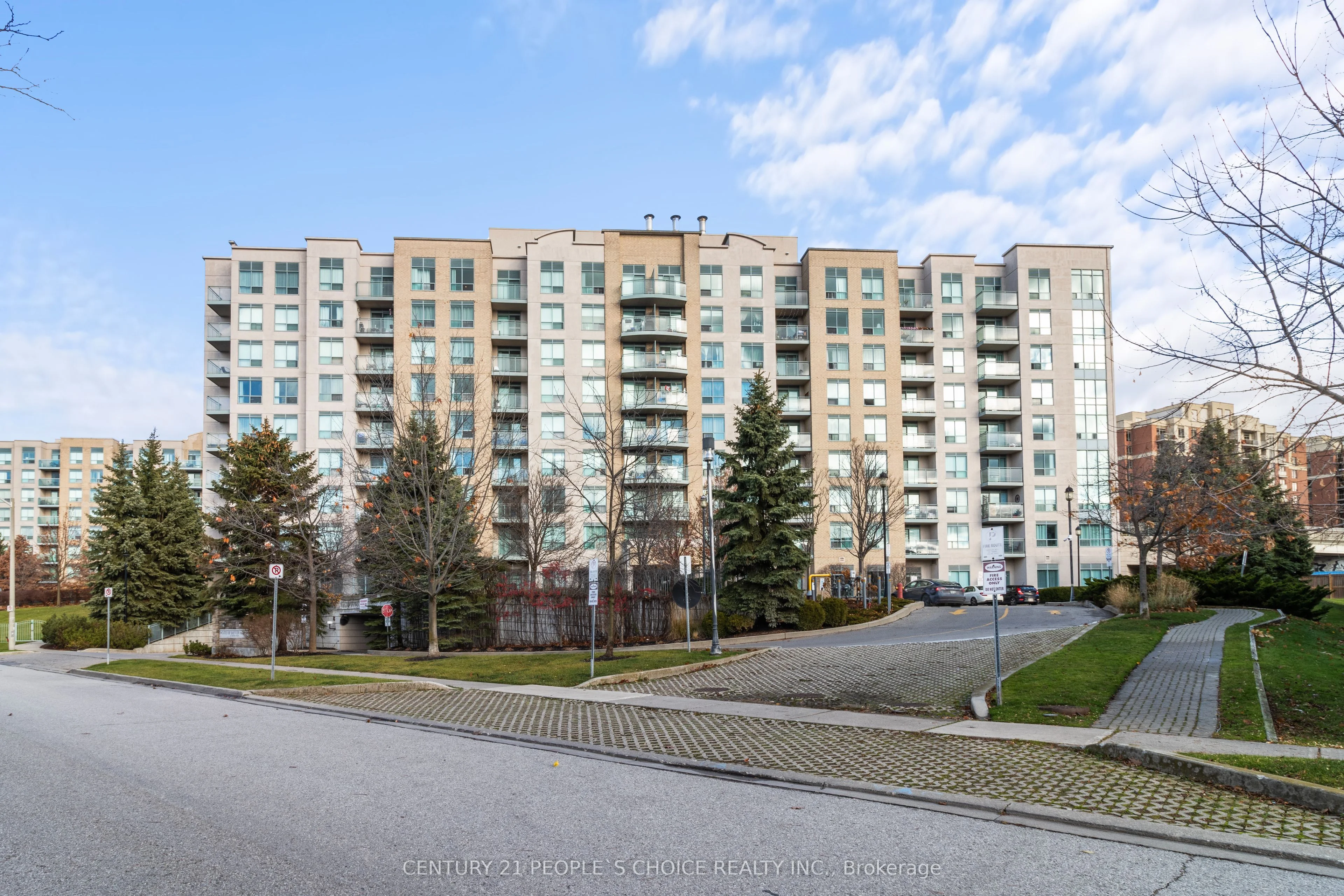 Condo Apartment in Richmond Hill