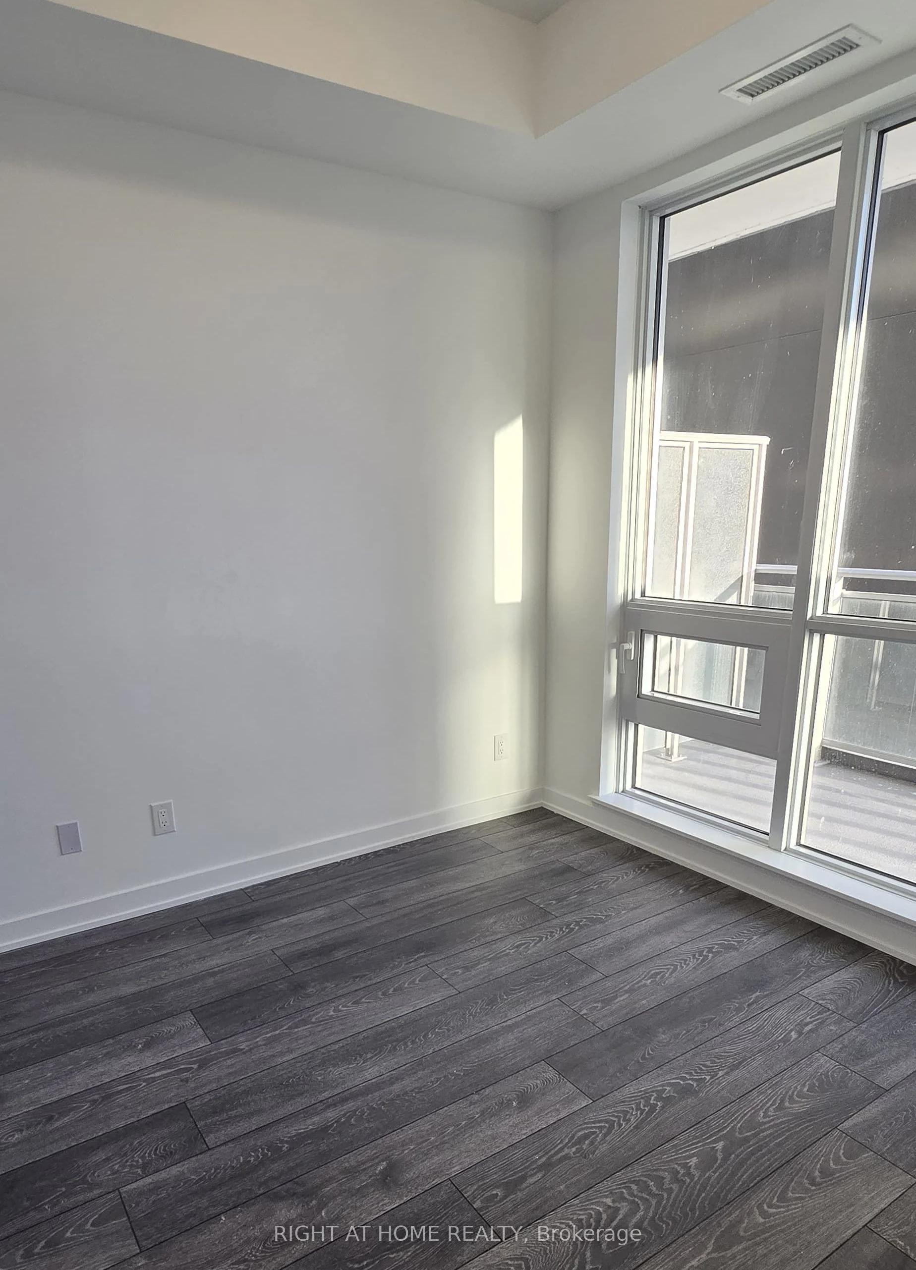 8888 Yonge Street 601, Richmond Hill, ON L4C 5V6