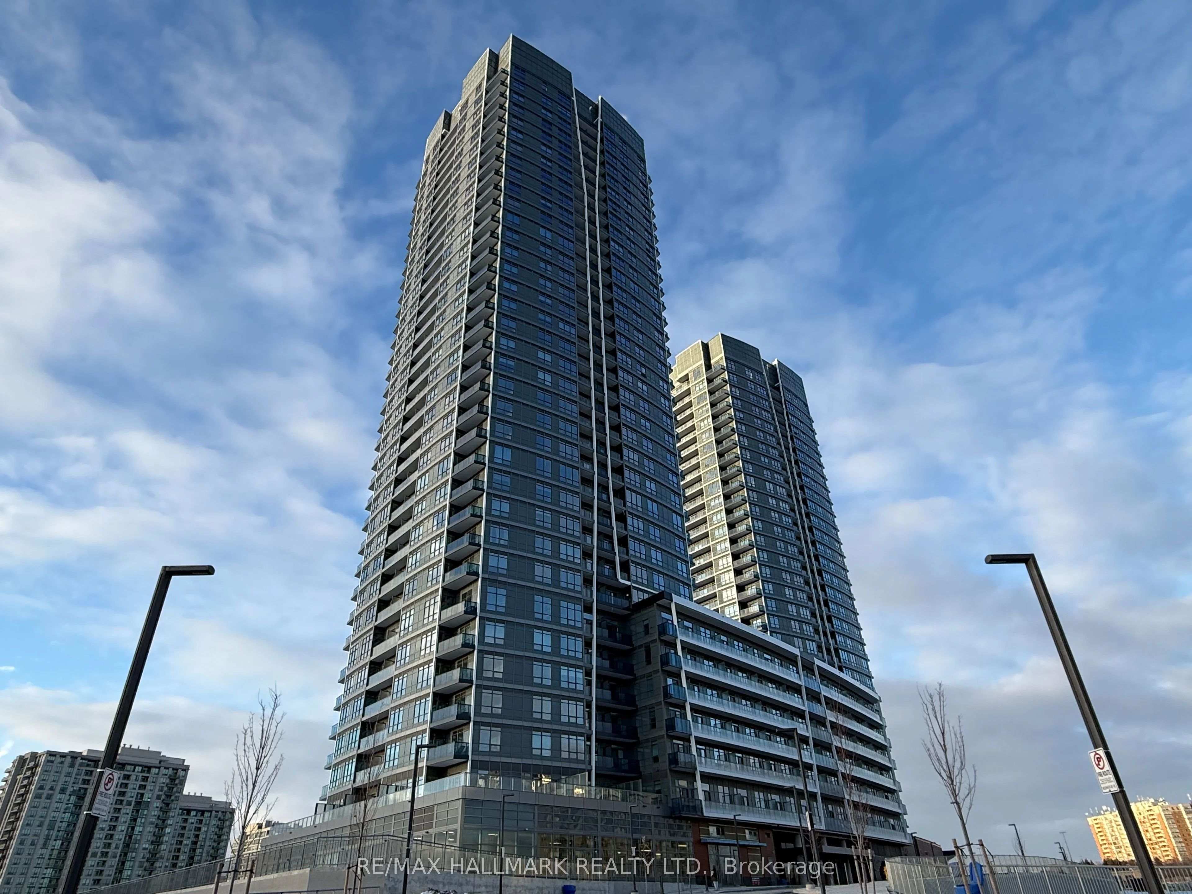 Condo Apartment in Vaughan