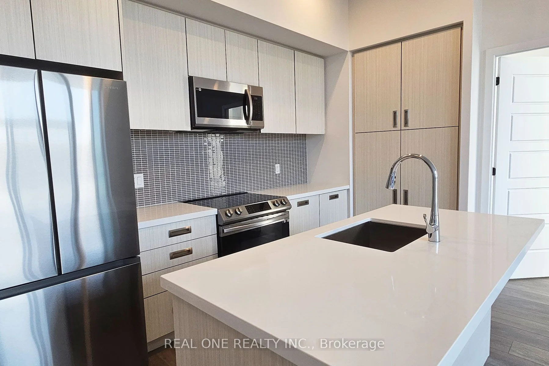 Condo Apartment in Innisfil