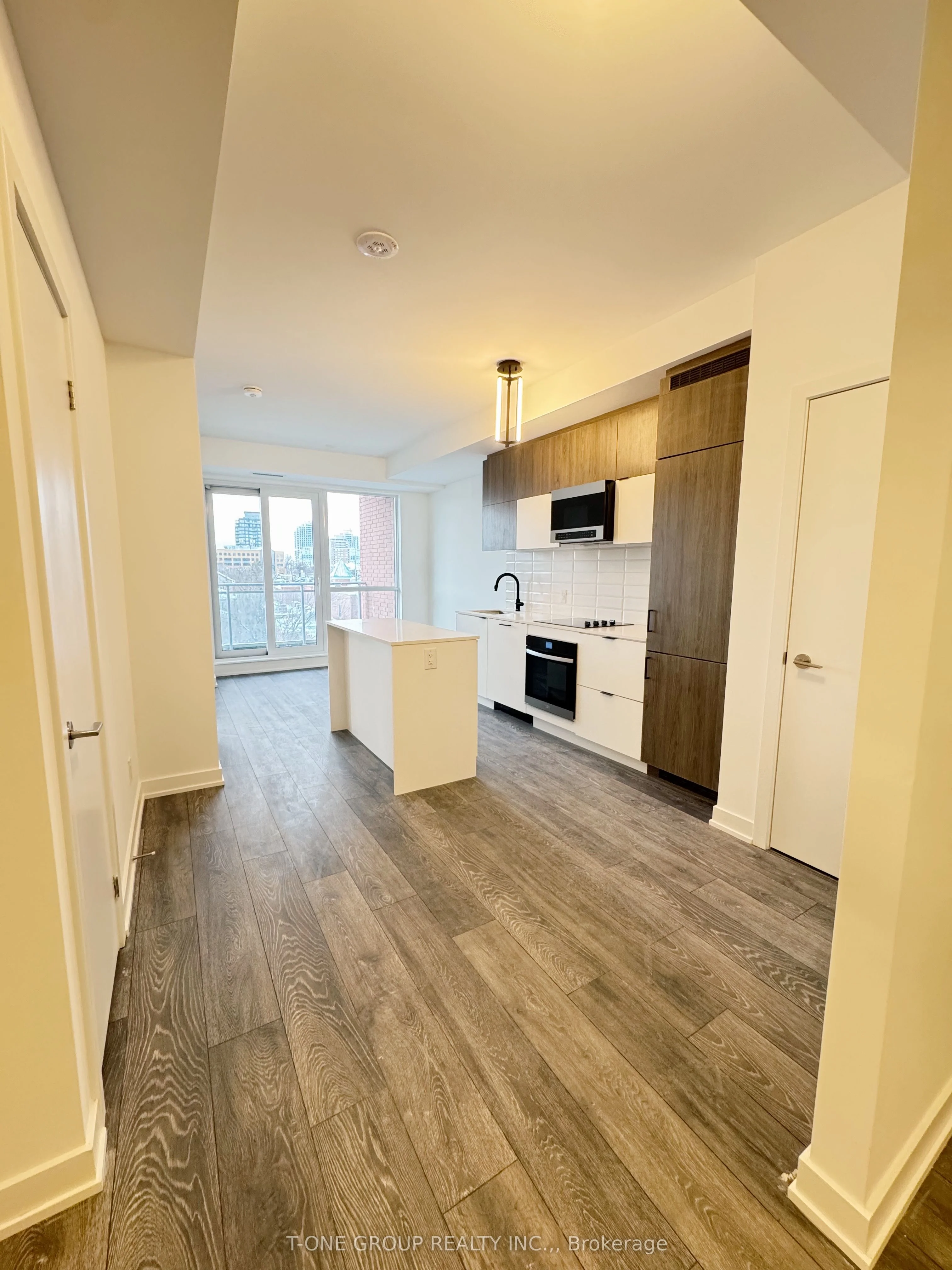 8888 Yonge Street 319, Richmond Hill, On L4c 5v6