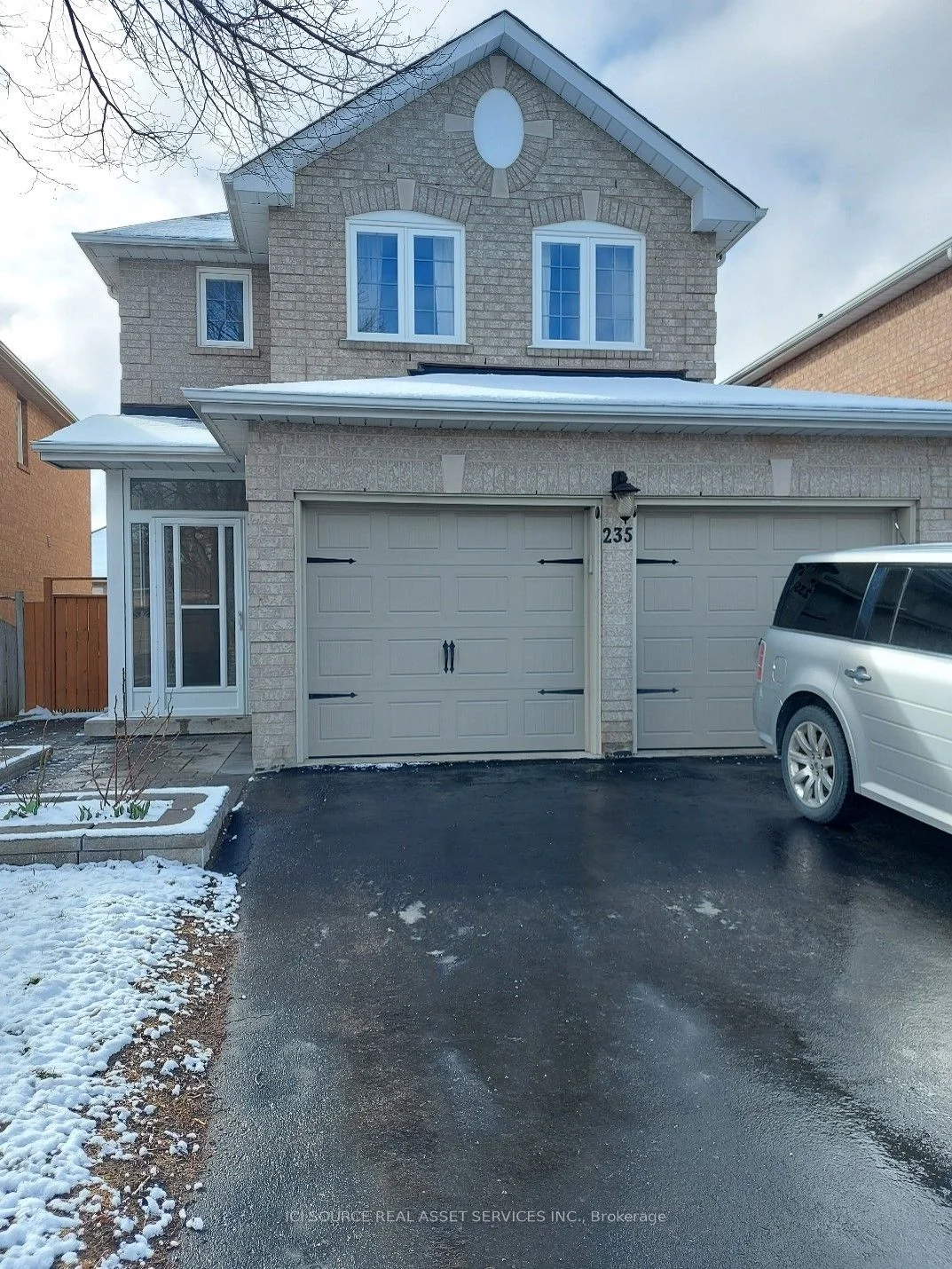 235 Surgeoner Crescent, Newmarket, On L3x 2l3