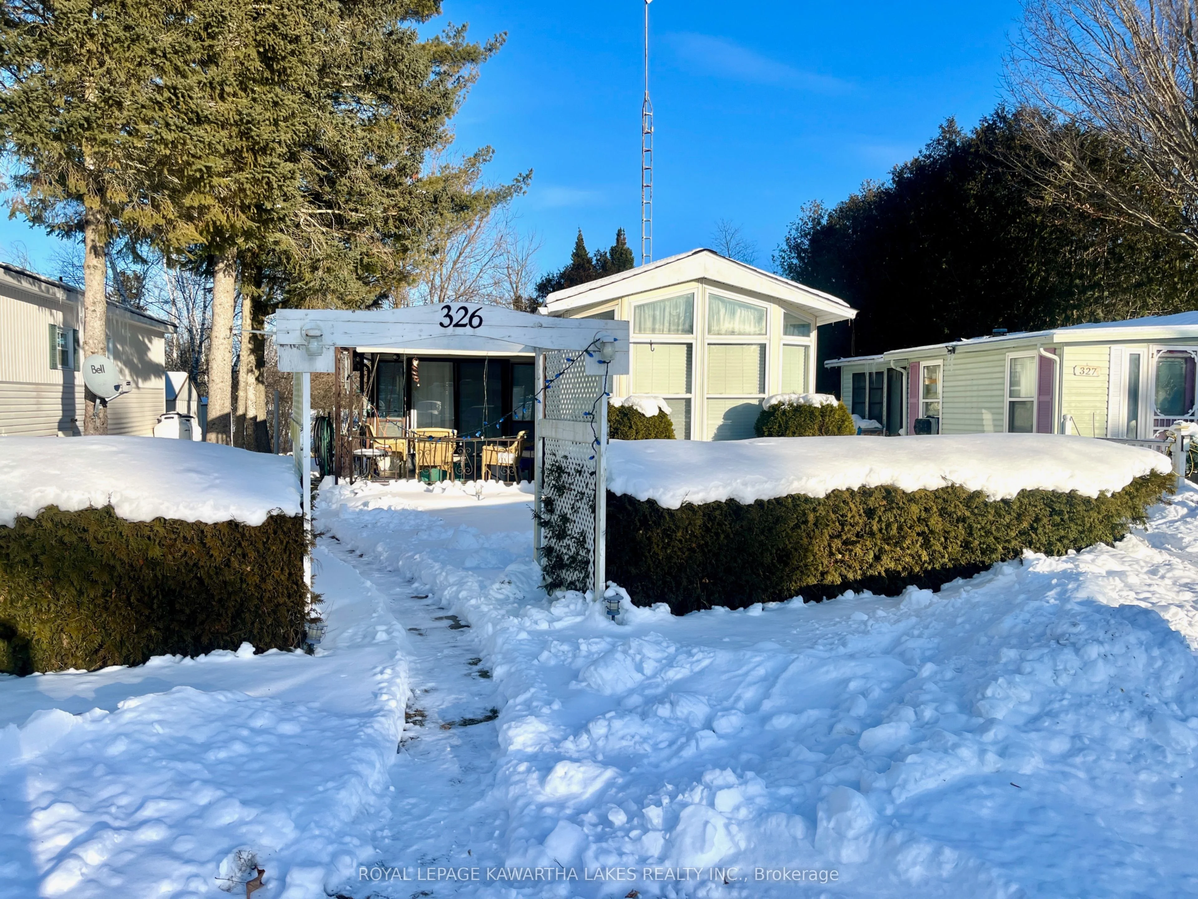 285 Crydermans Road 326, Georgina, ON L0E 1A0