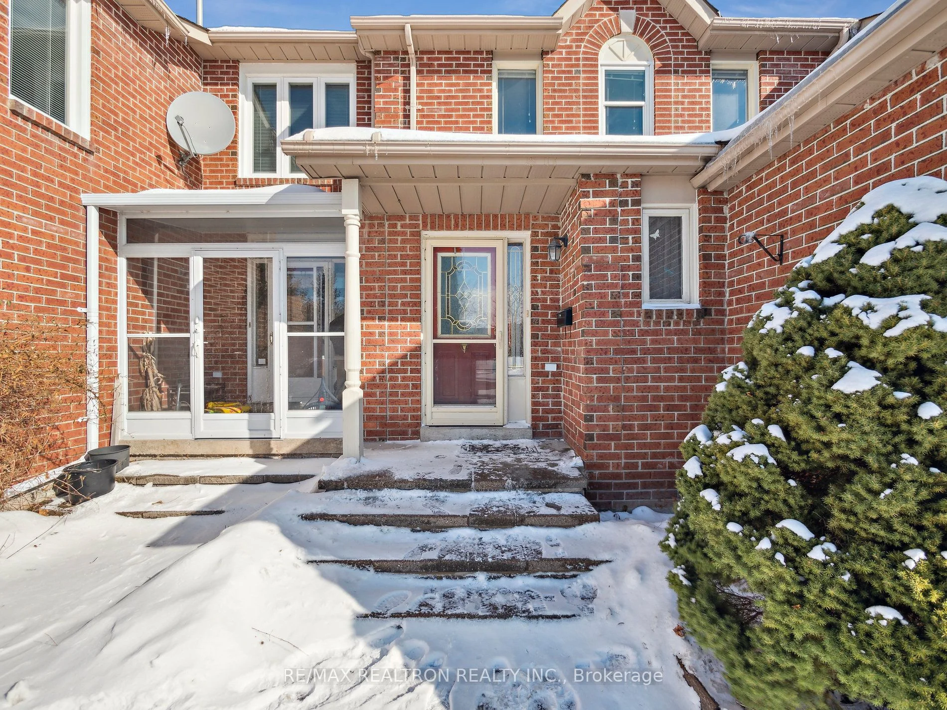 Att/Row/Townhouse in Richmond Hill