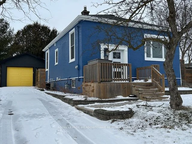 Detached in Newmarket