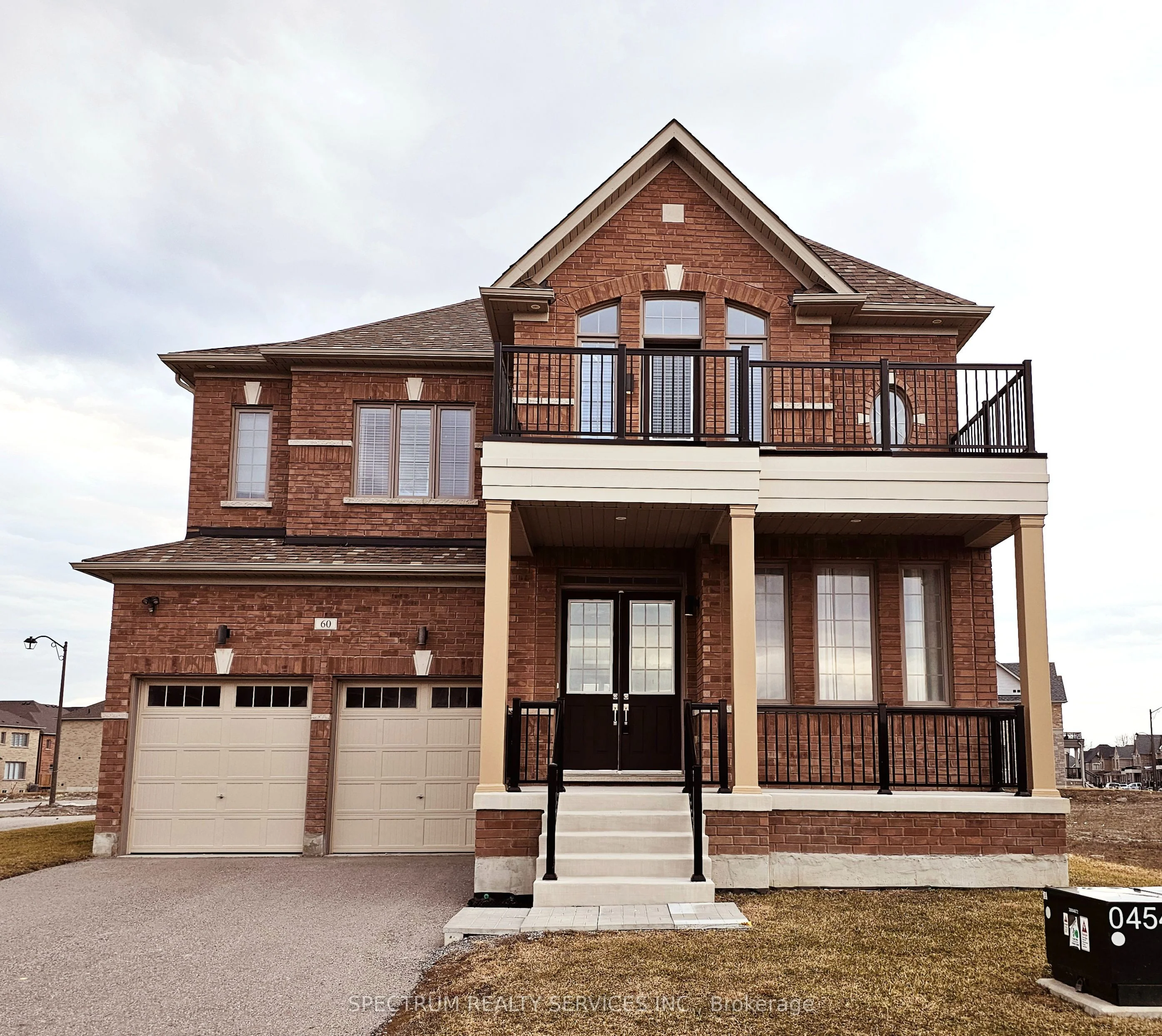 60 Crimson King Way, East Gwillimbury, On L9n 1k3