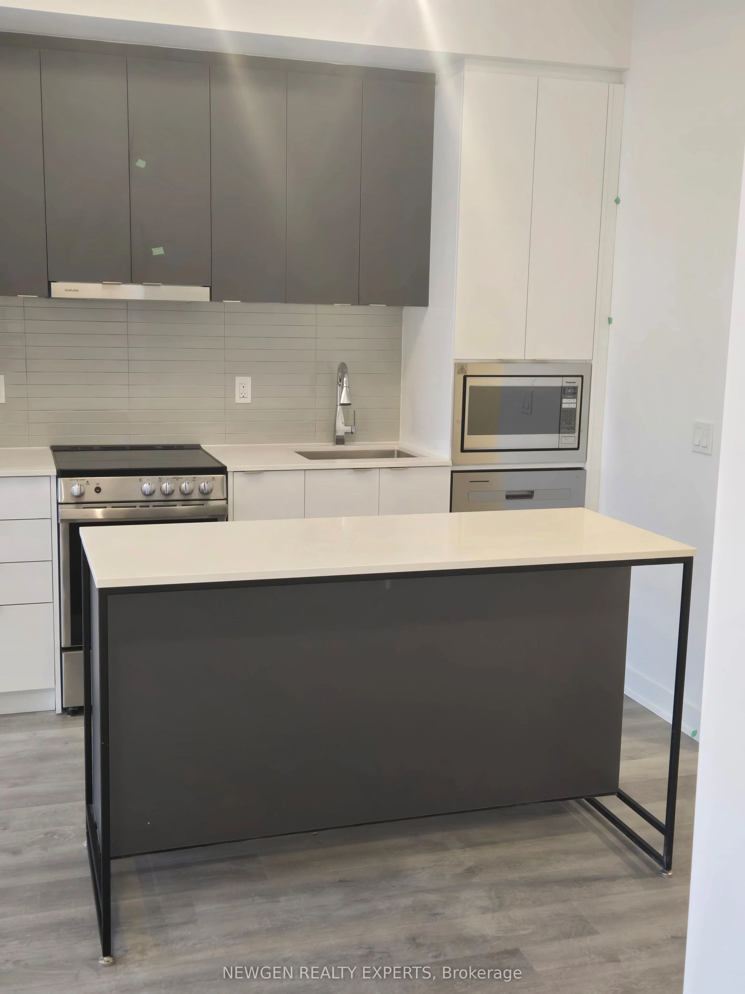Condo Apartment in Vaughan