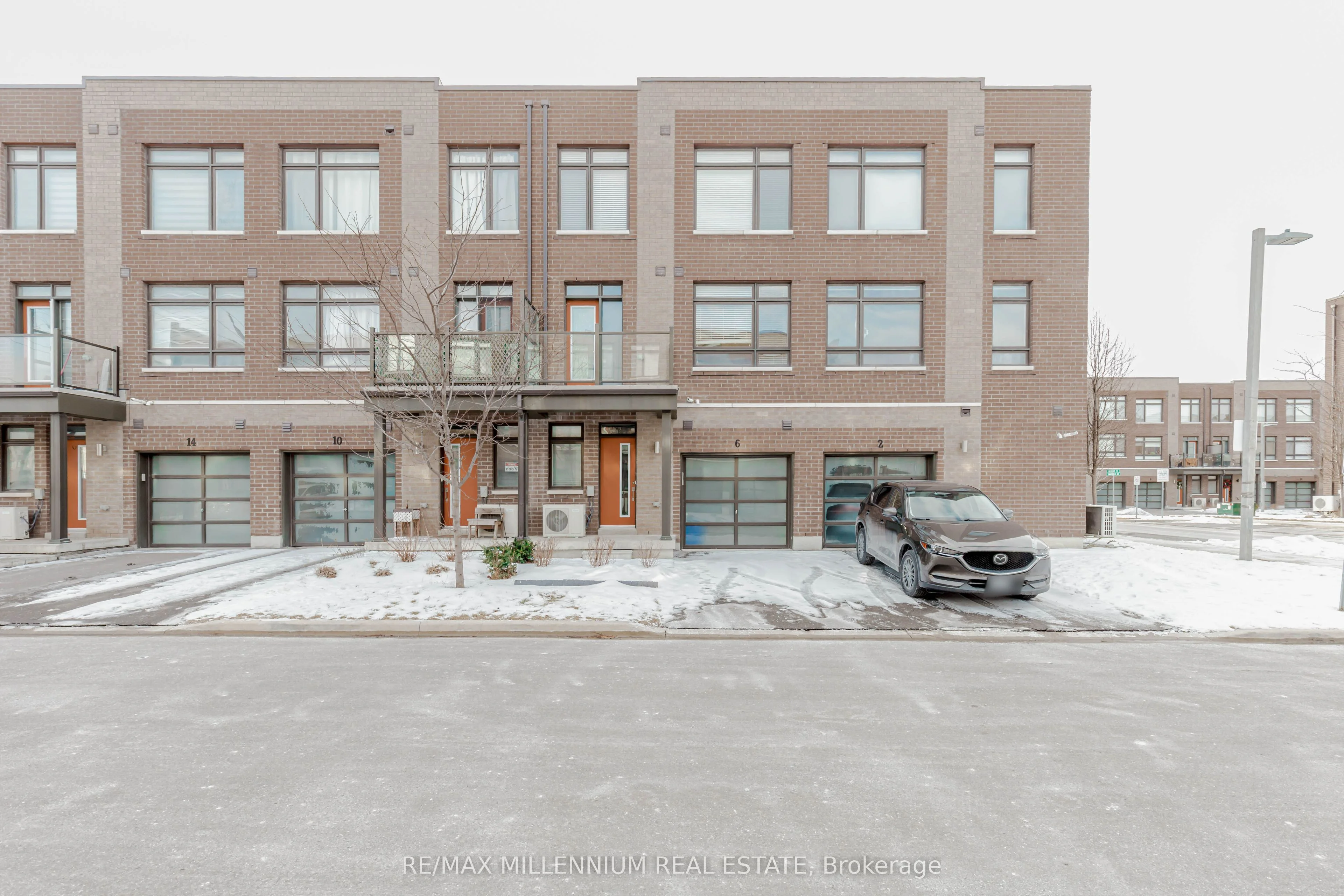 Att/Row/Townhouse in Vaughan