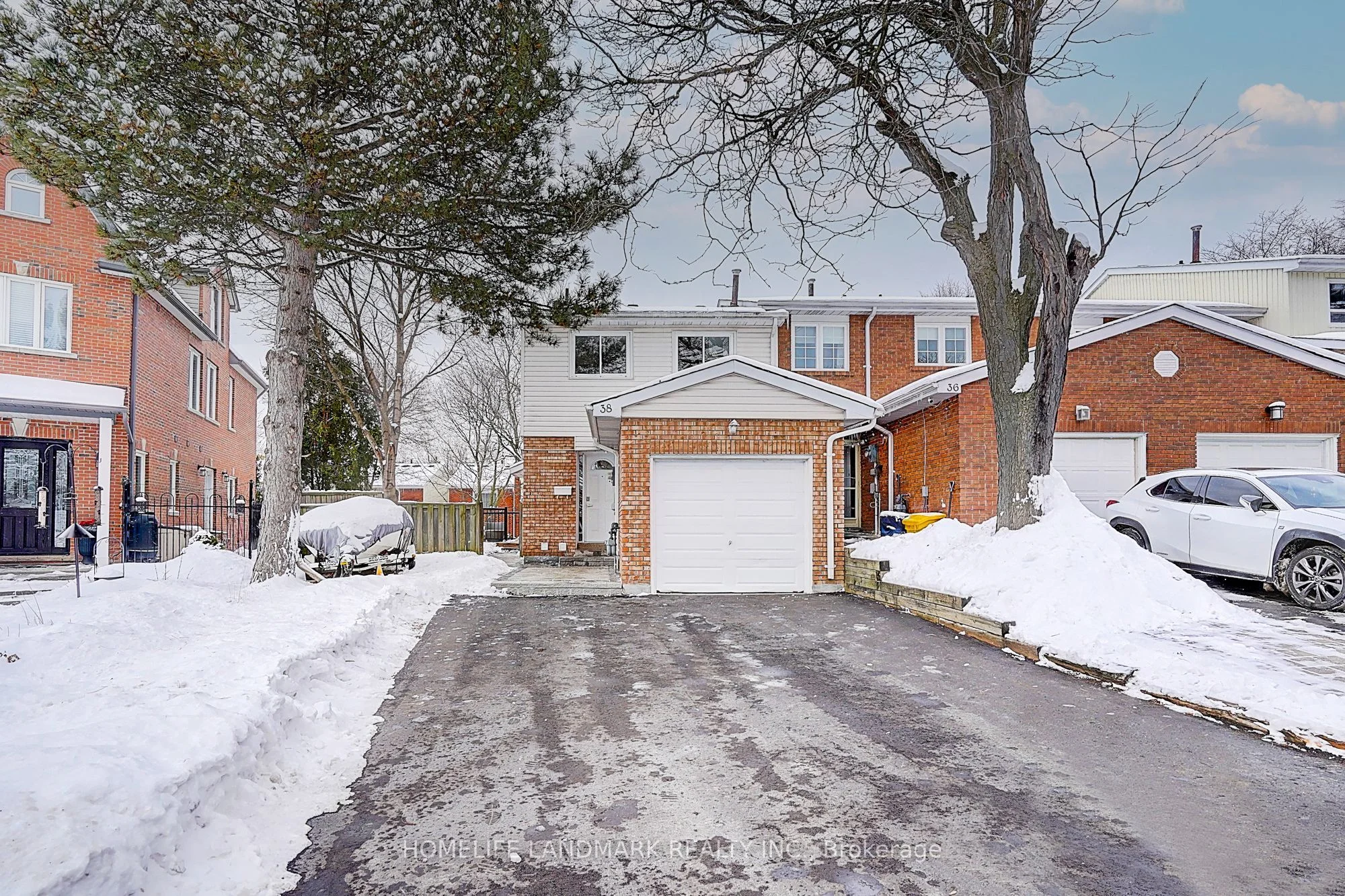 Att/Row/Townhouse in Markham