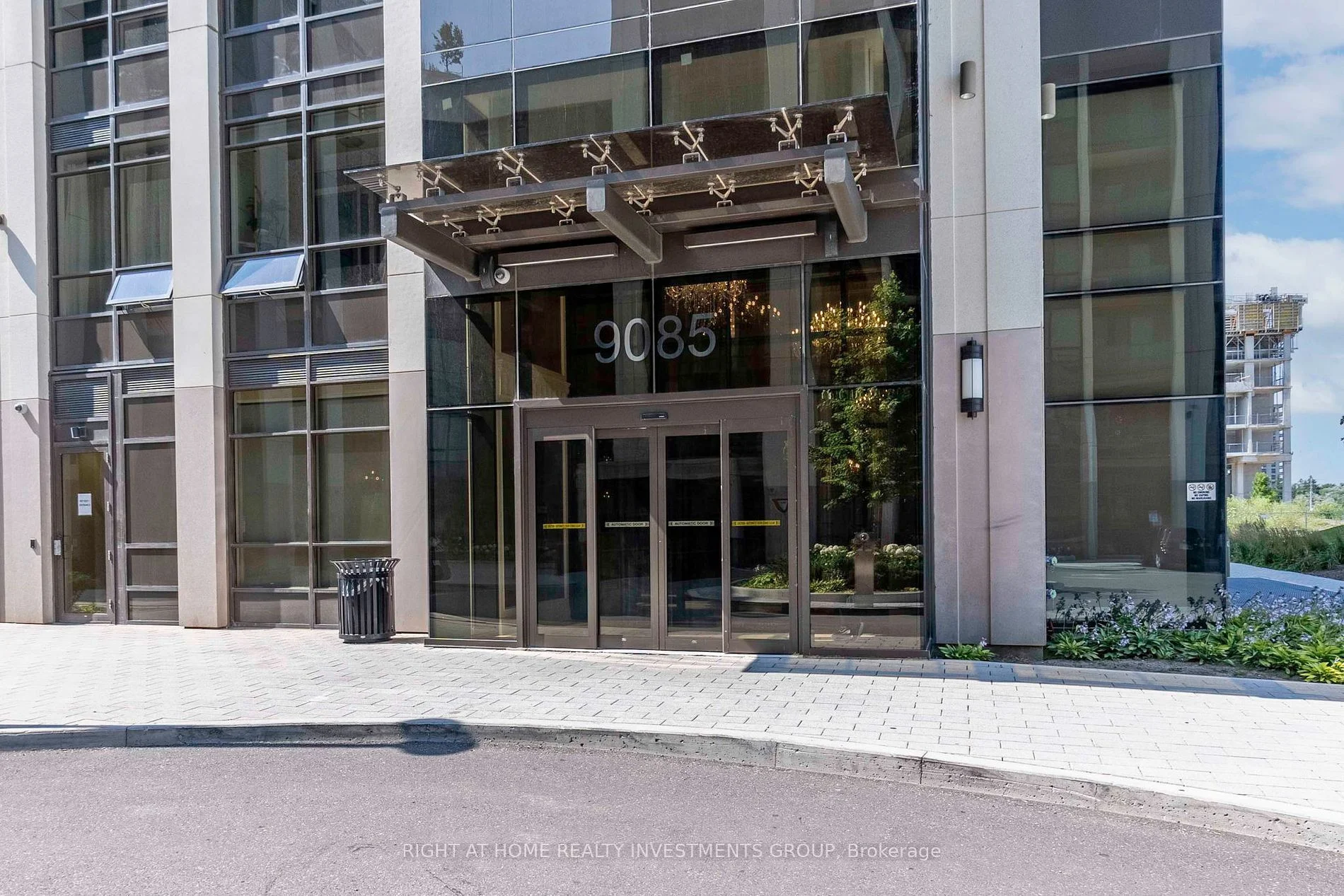 Condo Apartment in Vaughan