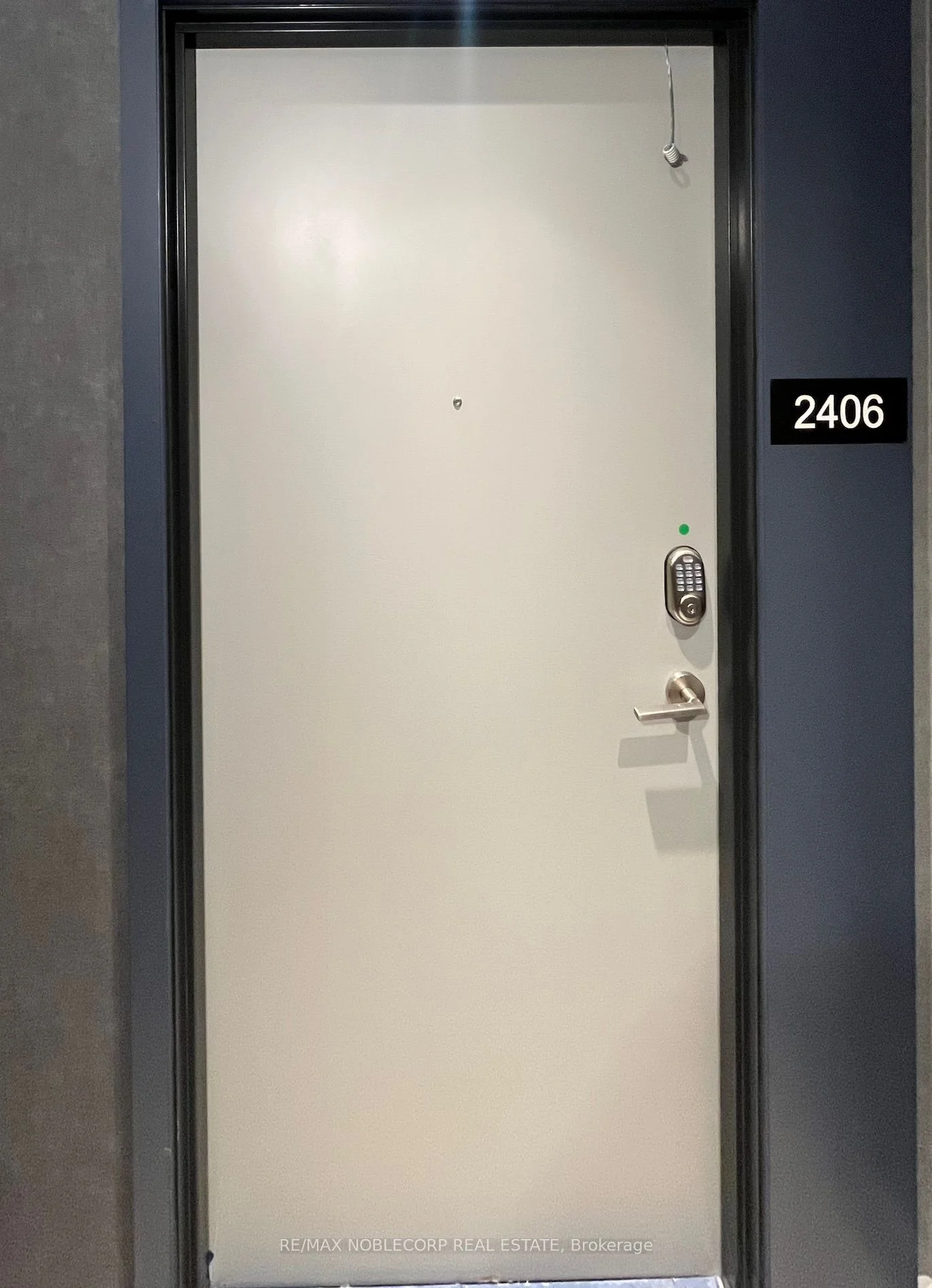 Co-op Apartment in Vaughan