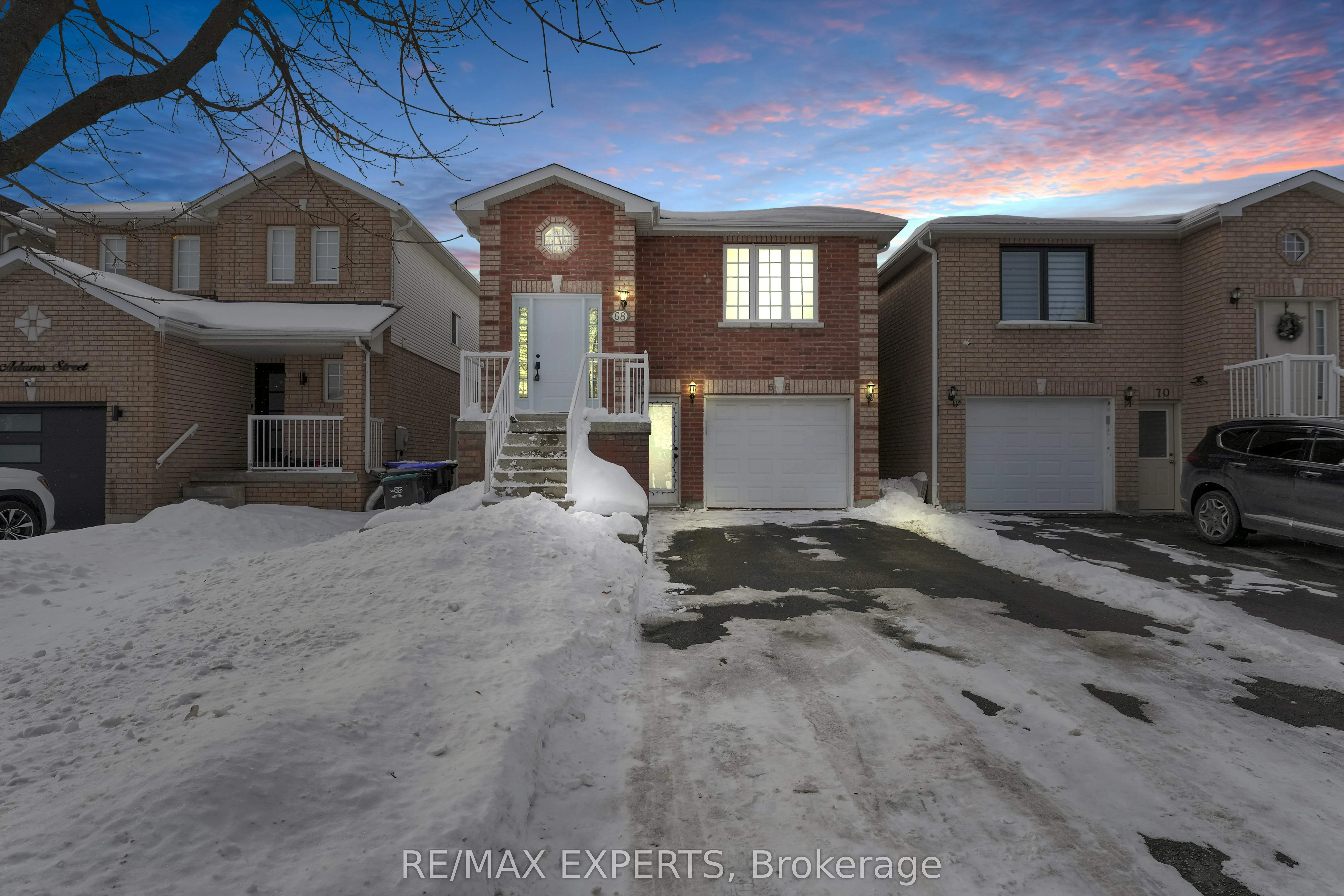 68 Adams Street Main, Bradford West Gwillimbury, On L3z 3e2