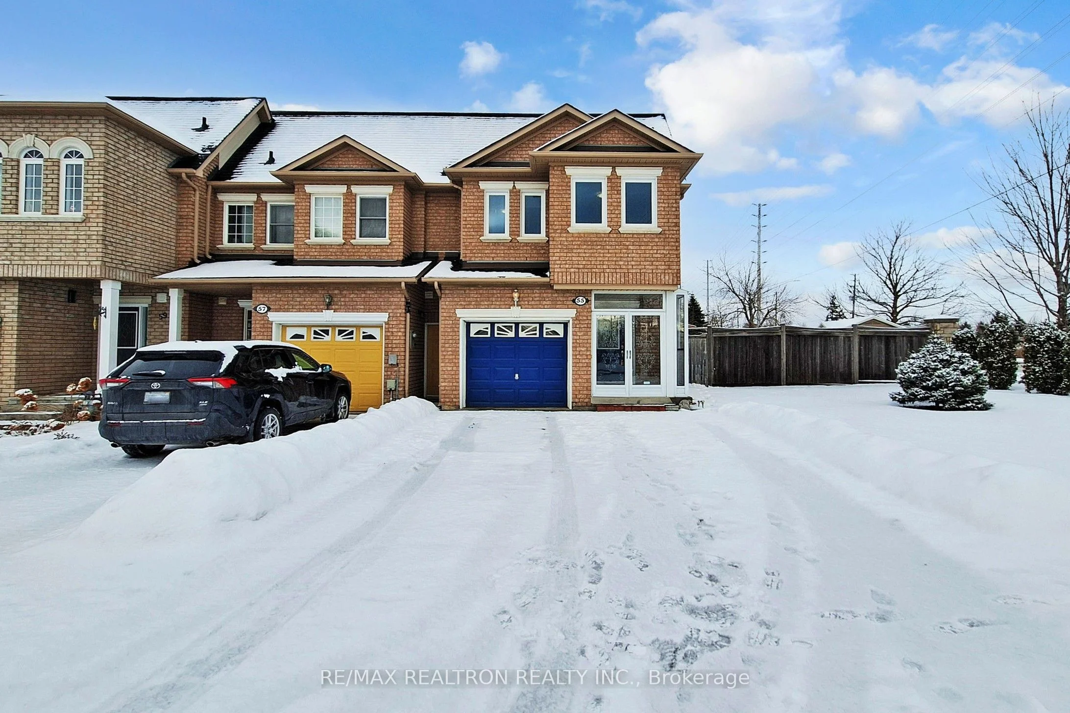 Att/Row/Townhouse in Richmond Hill