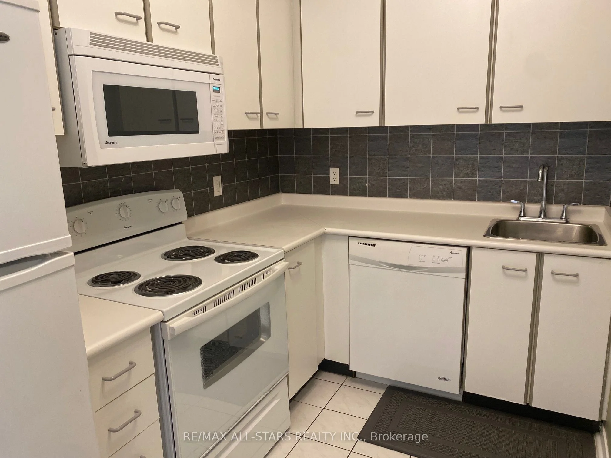 Condo Apartment in Georgina