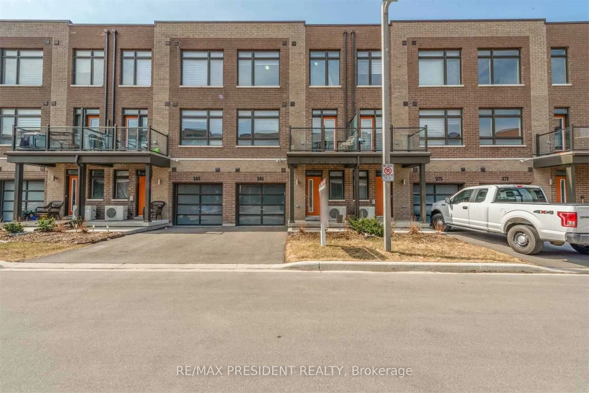 281 Dalhousie Street, Vaughan, On L4l 9s1
