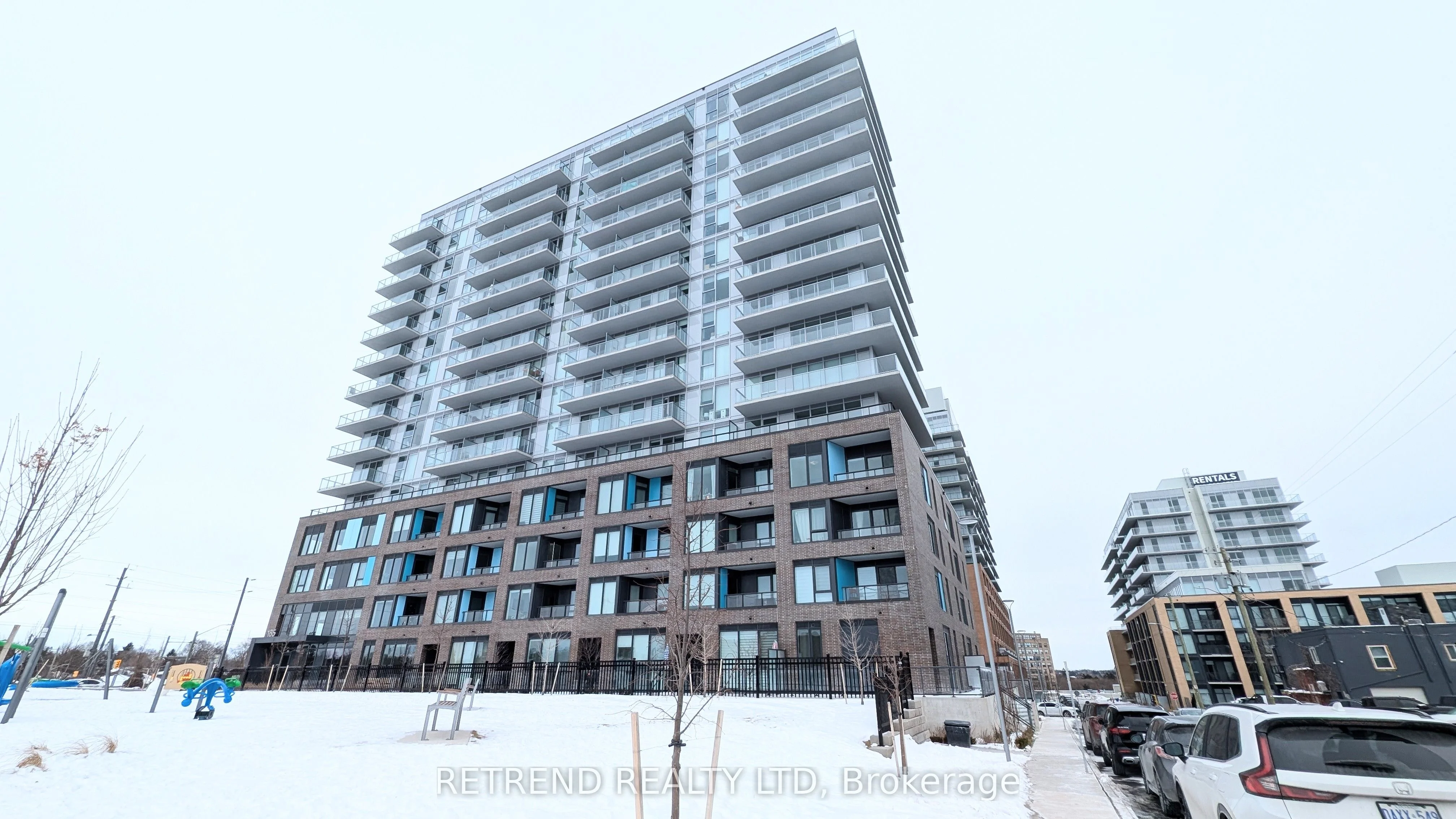 Condo Apartment in Newmarket