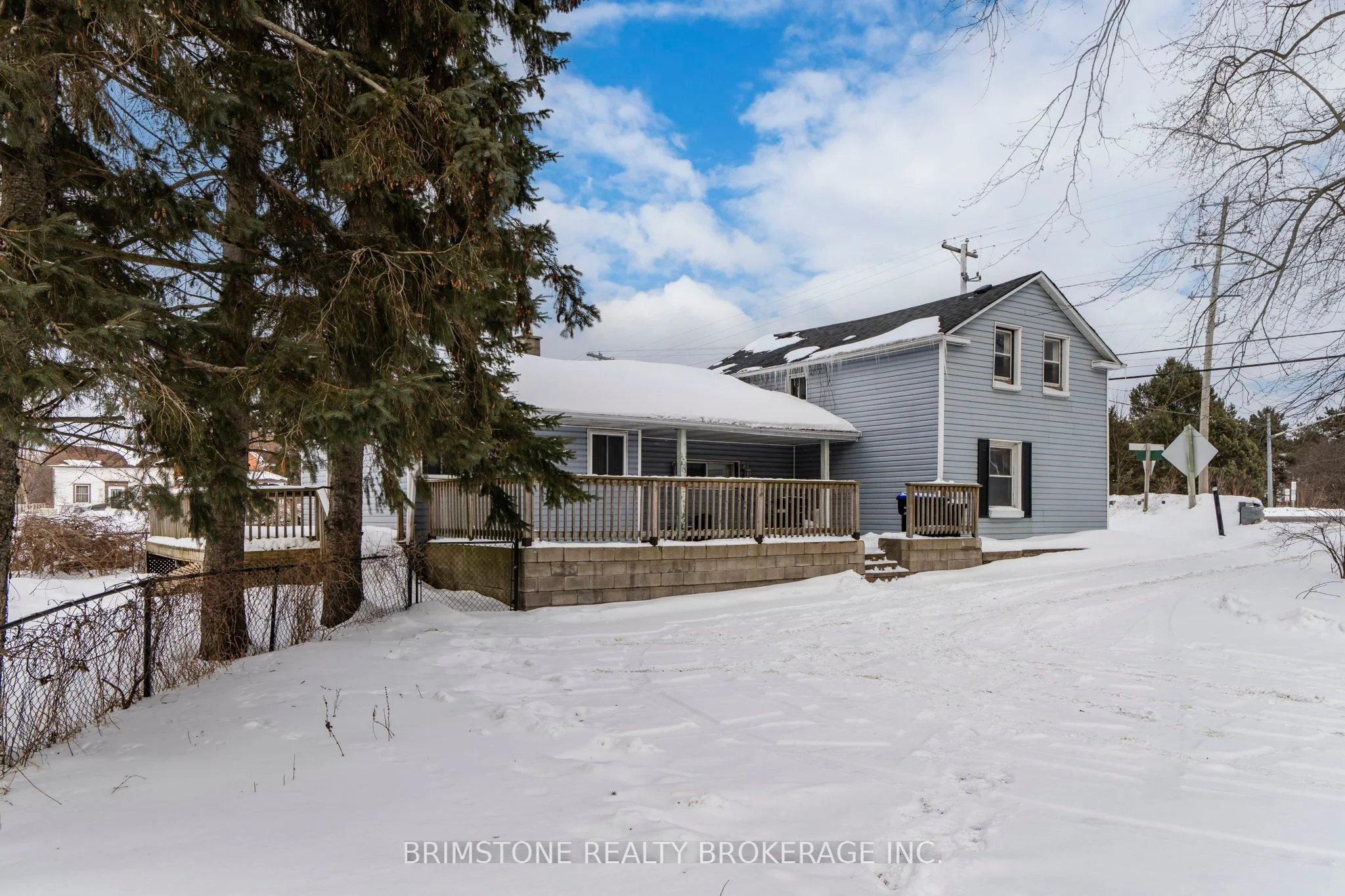 Detached in Essa