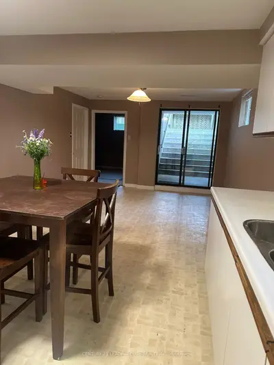 102 Geoffrey Crescent E, Whitchurch-stouffville, On L4a 5b9