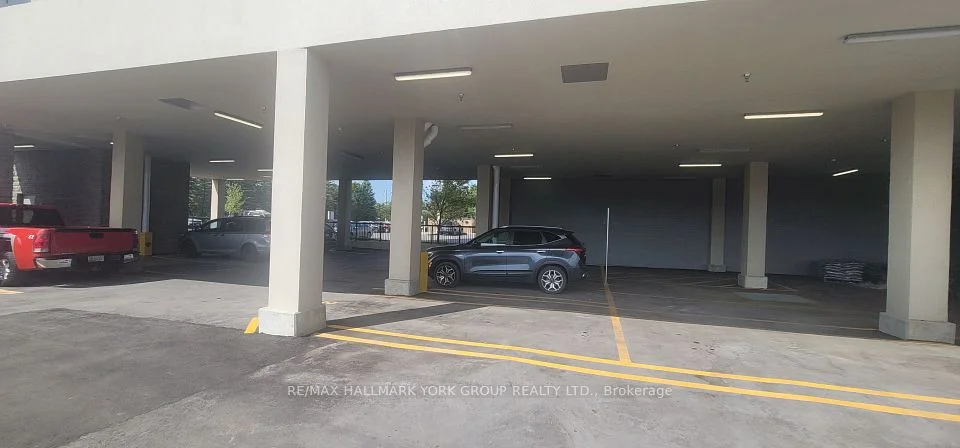 13042 Yonge Street 401, Richmond Hill, ON L4E 1N6