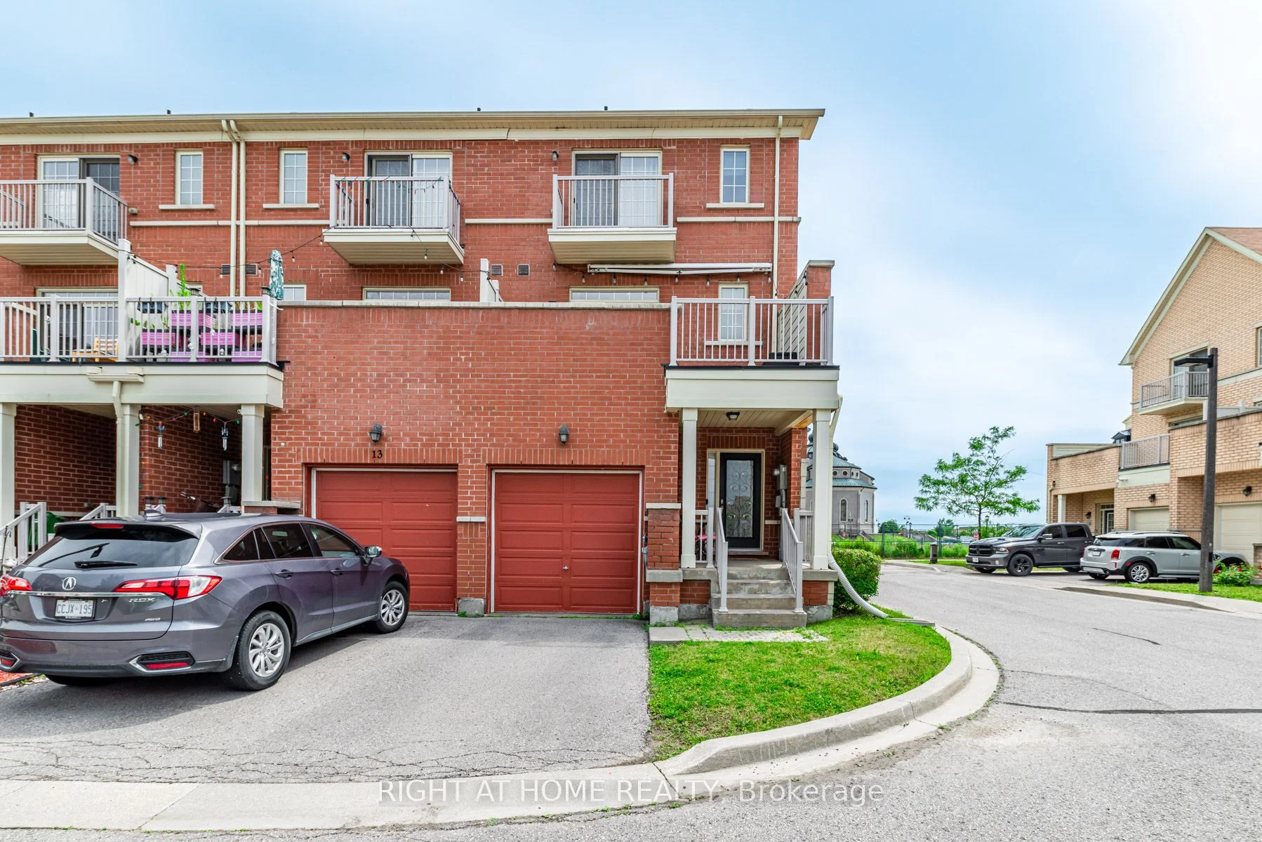 Att/Row/Townhouse in Markham