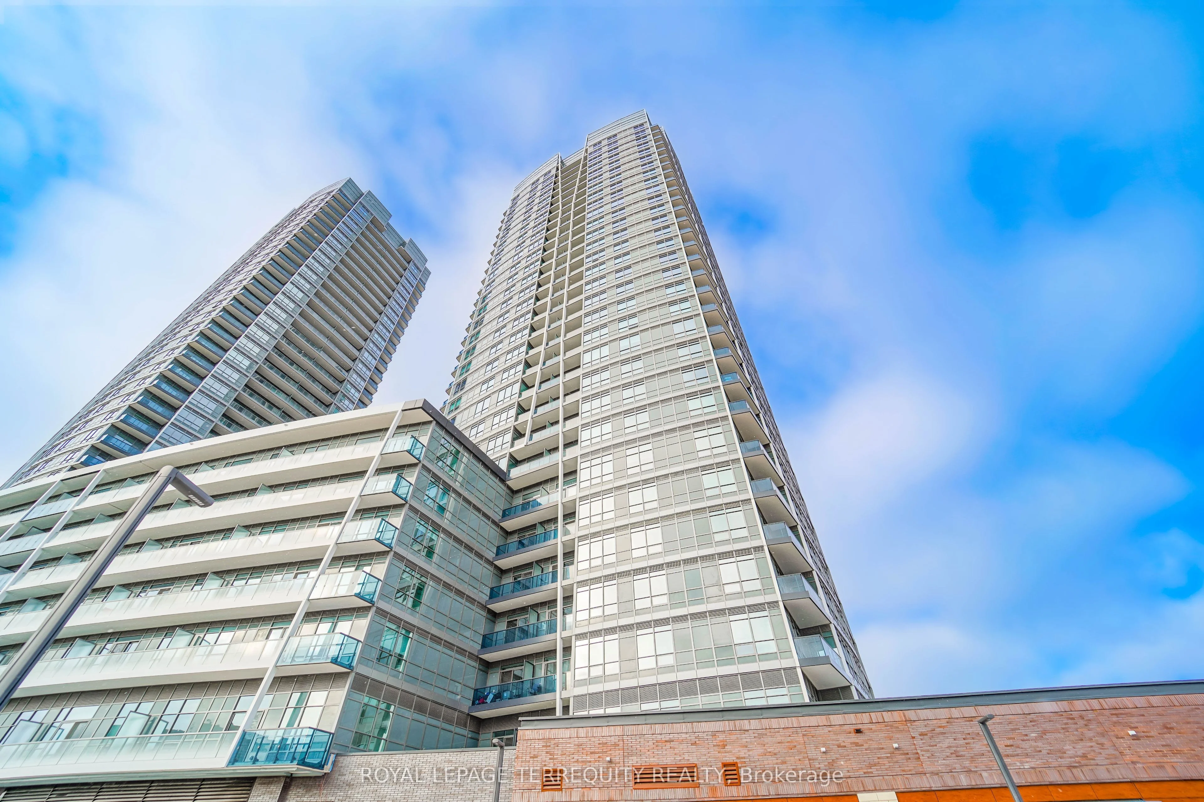 Condo Apartment in Vaughan