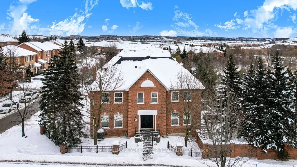 Att/Row/Townhouse in Aurora