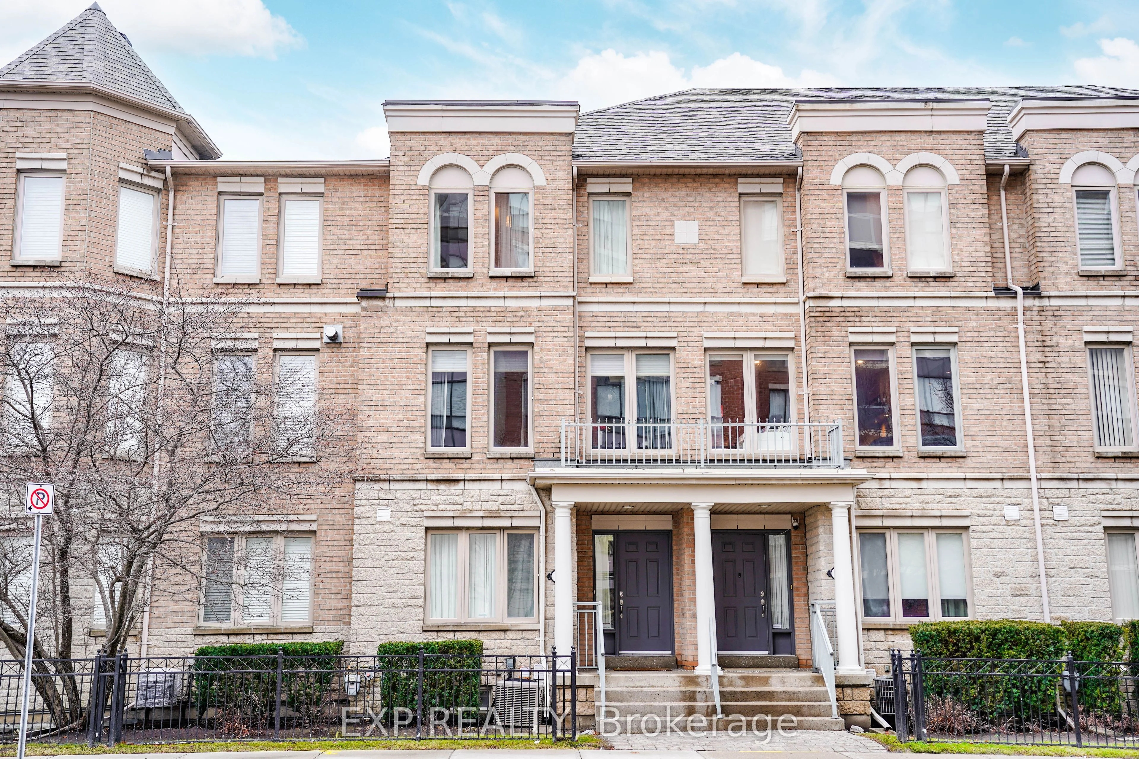 Condo Townhouse in Markham