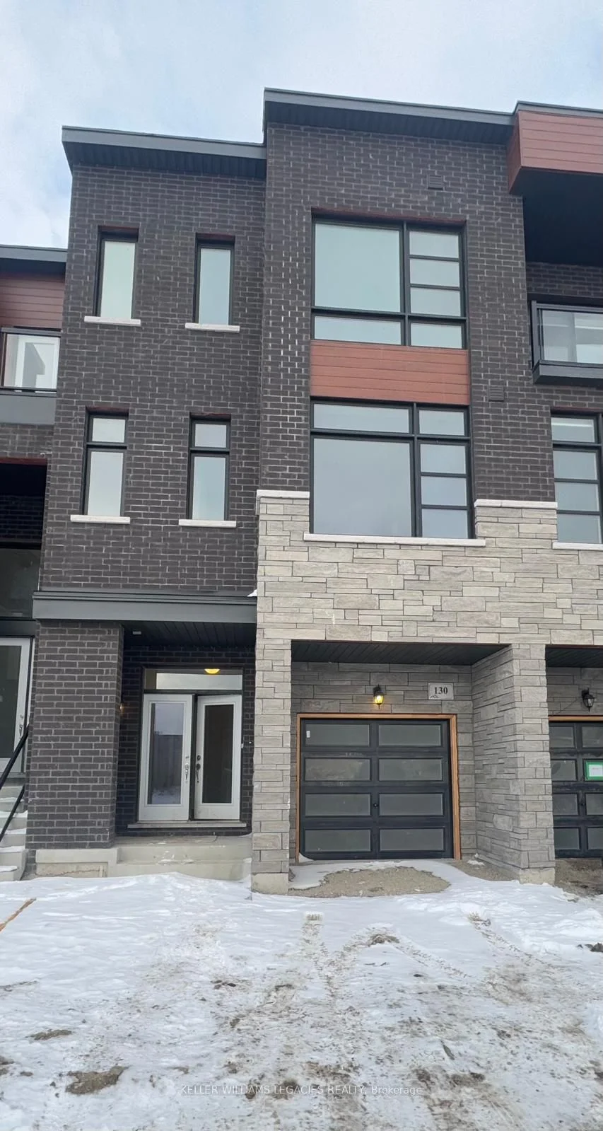 Att/Row/Townhouse in Vaughan