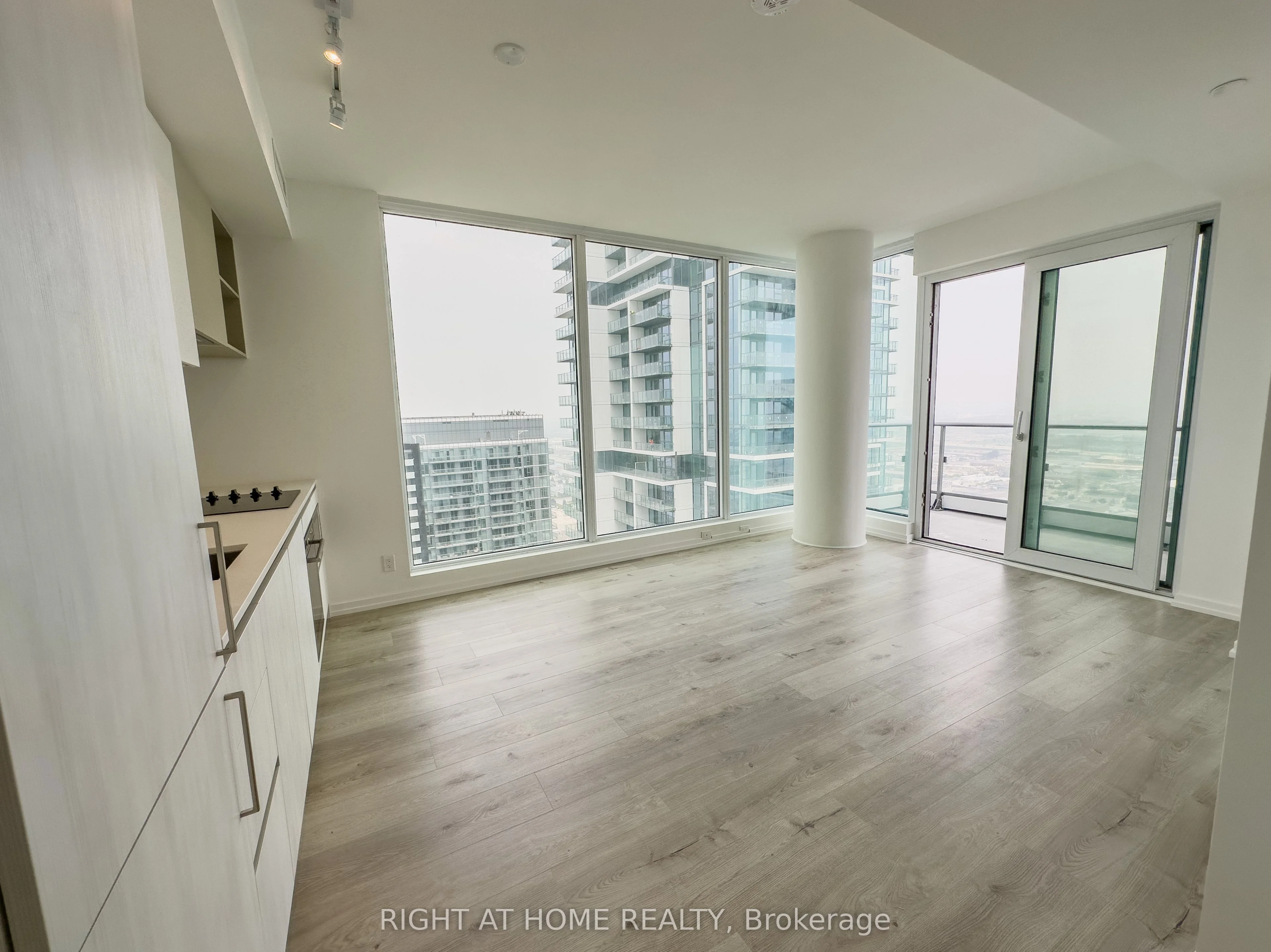 Condo Apartment in Vaughan