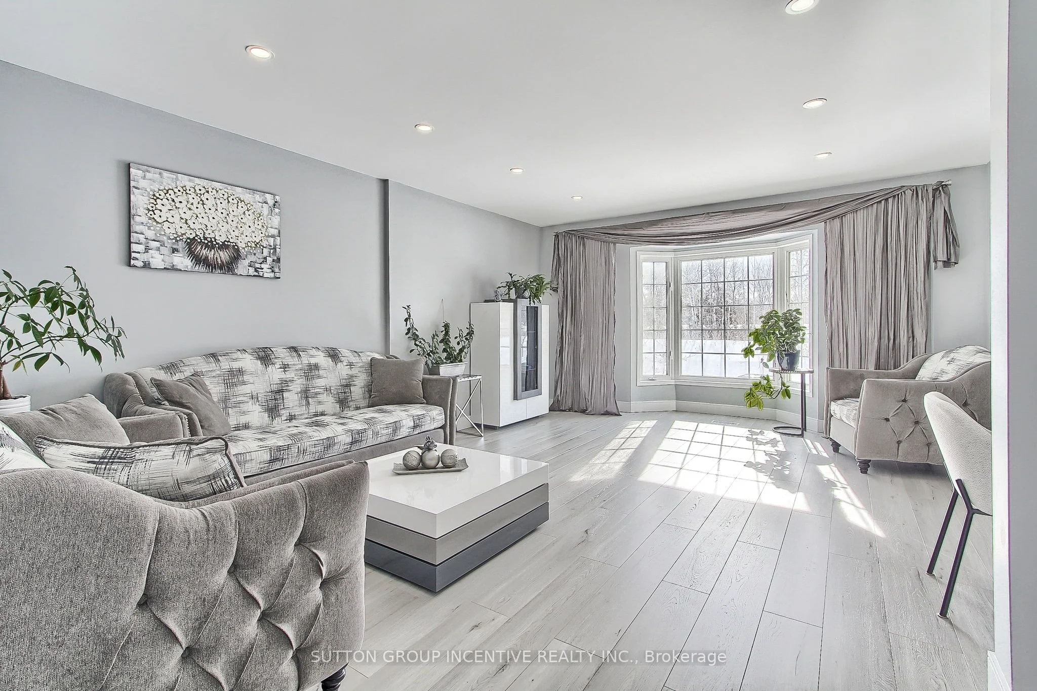 Att/Row/Townhouse in Innisfil
