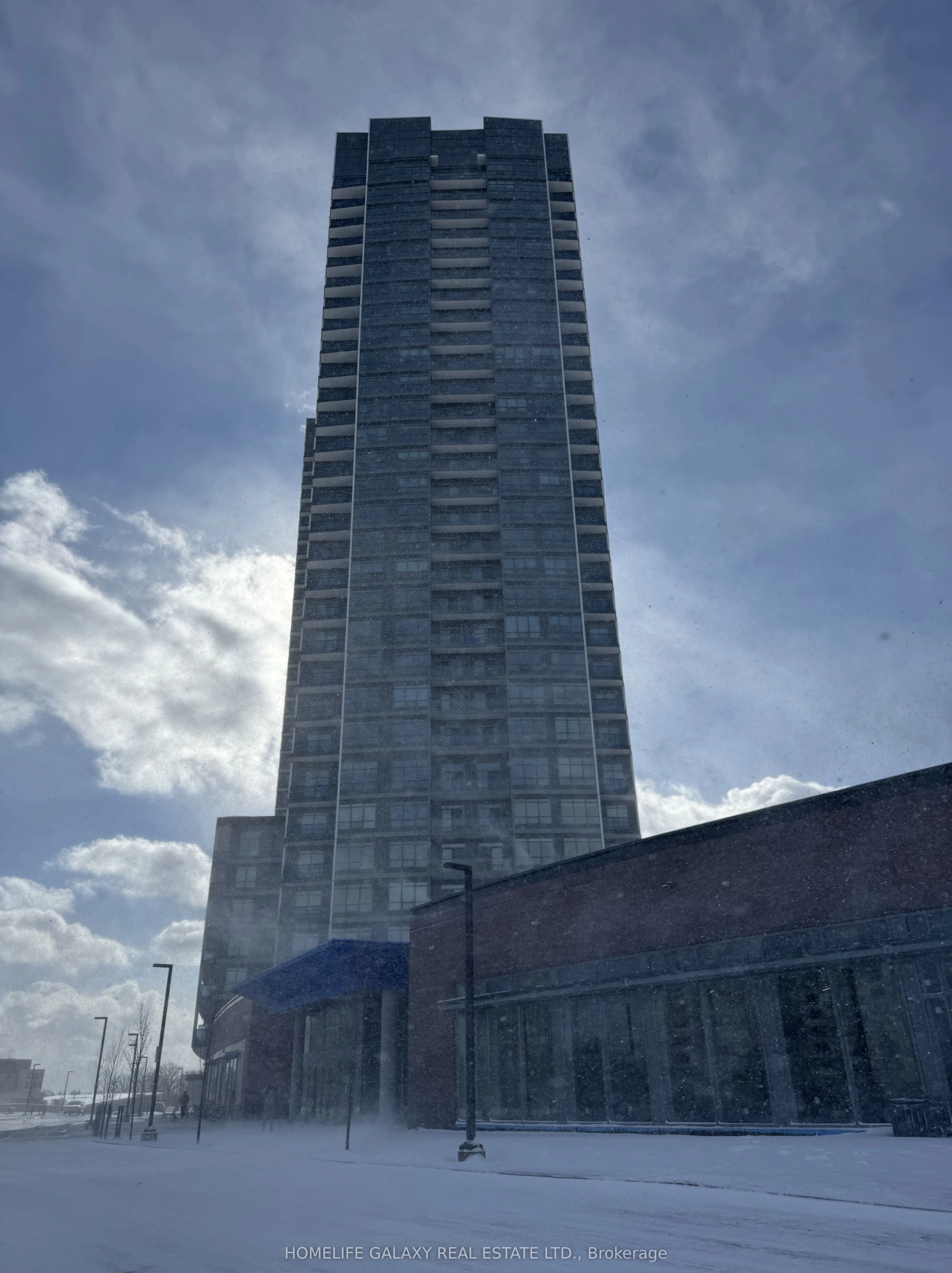 Condo Apartment in Vaughan