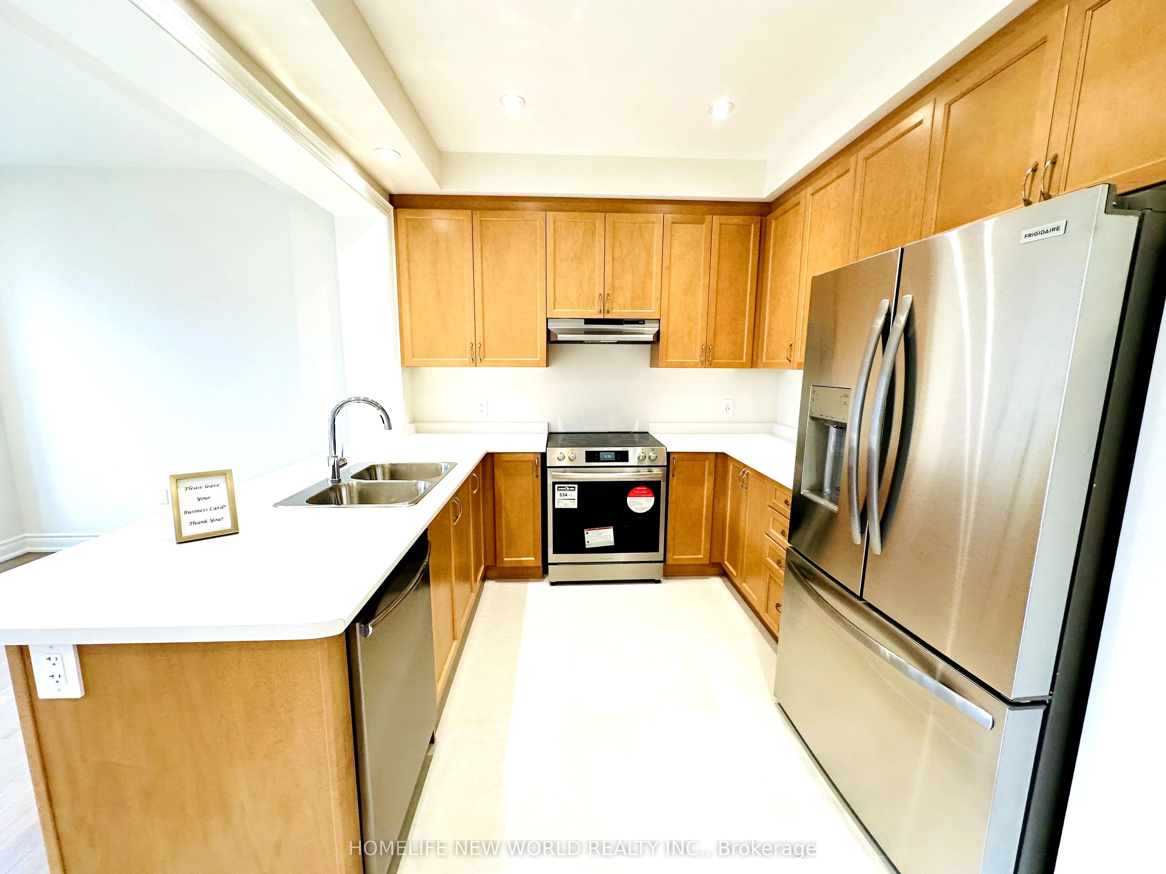 97 kenneth Rogers Crescent, East Gwillimbury, ON L9N 1S5