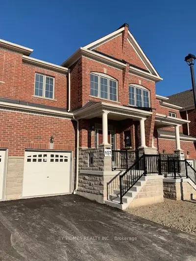 Att/Row/Townhouse in Richmond Hill