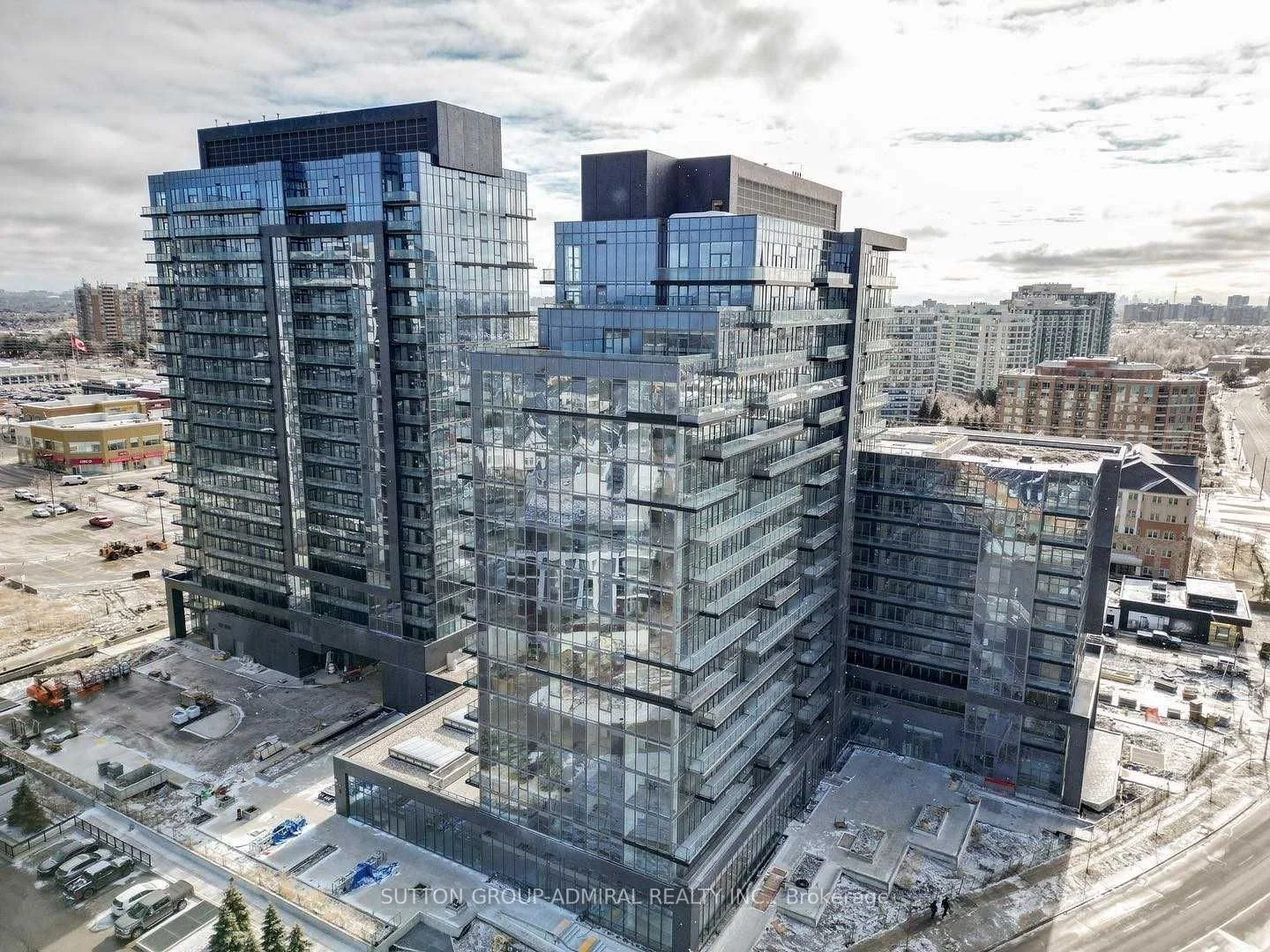20 Gatineau Drive 1111e, Vaughan, On L4j 0l3