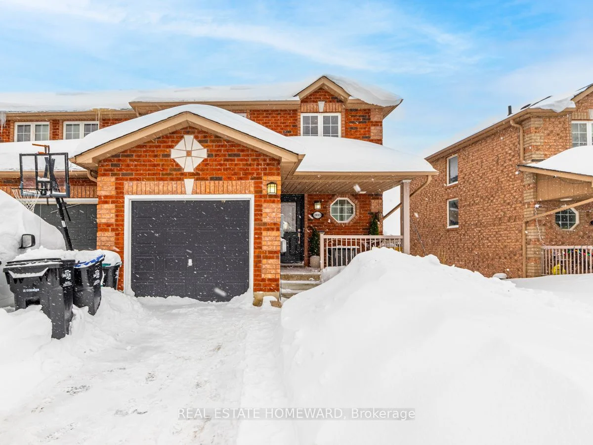 Att/Row/Townhouse in Innisfil