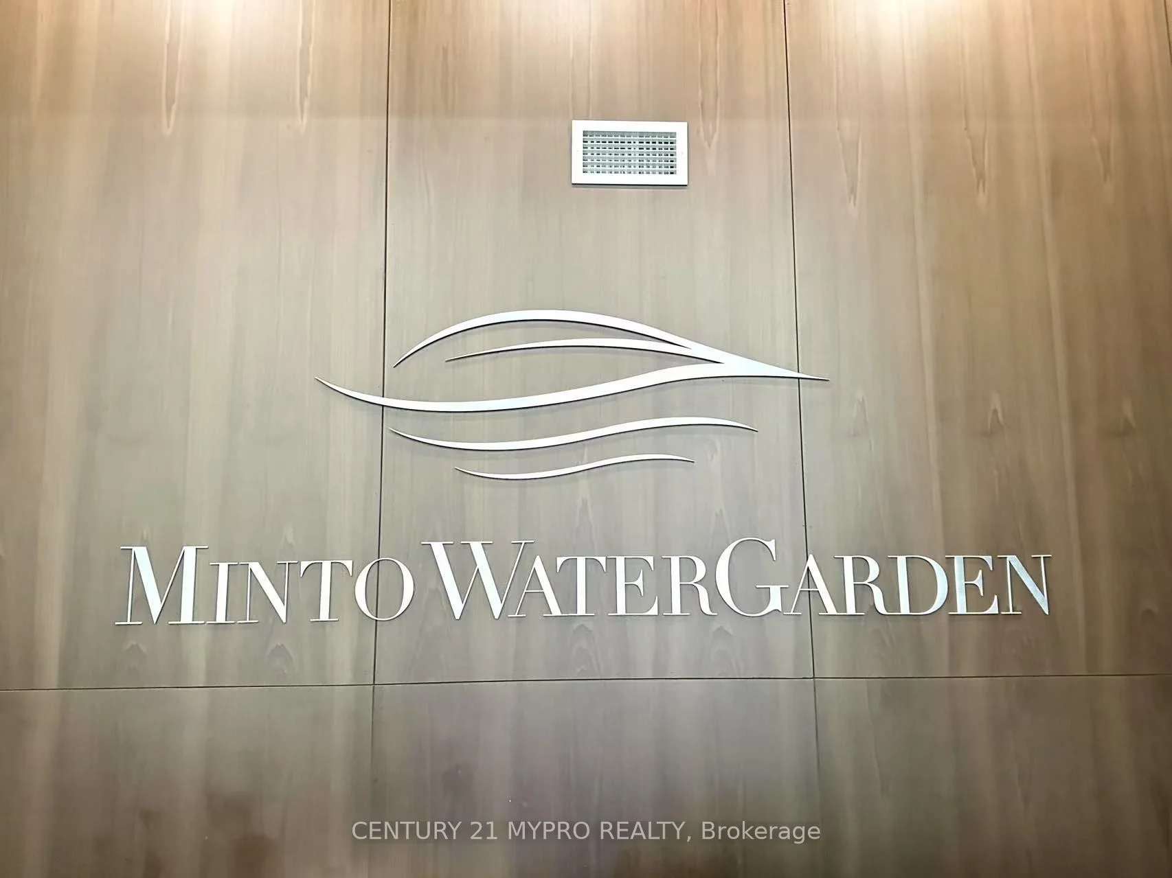 7608 Yonge Street PH18, Vaughan, ON L4J 0J5