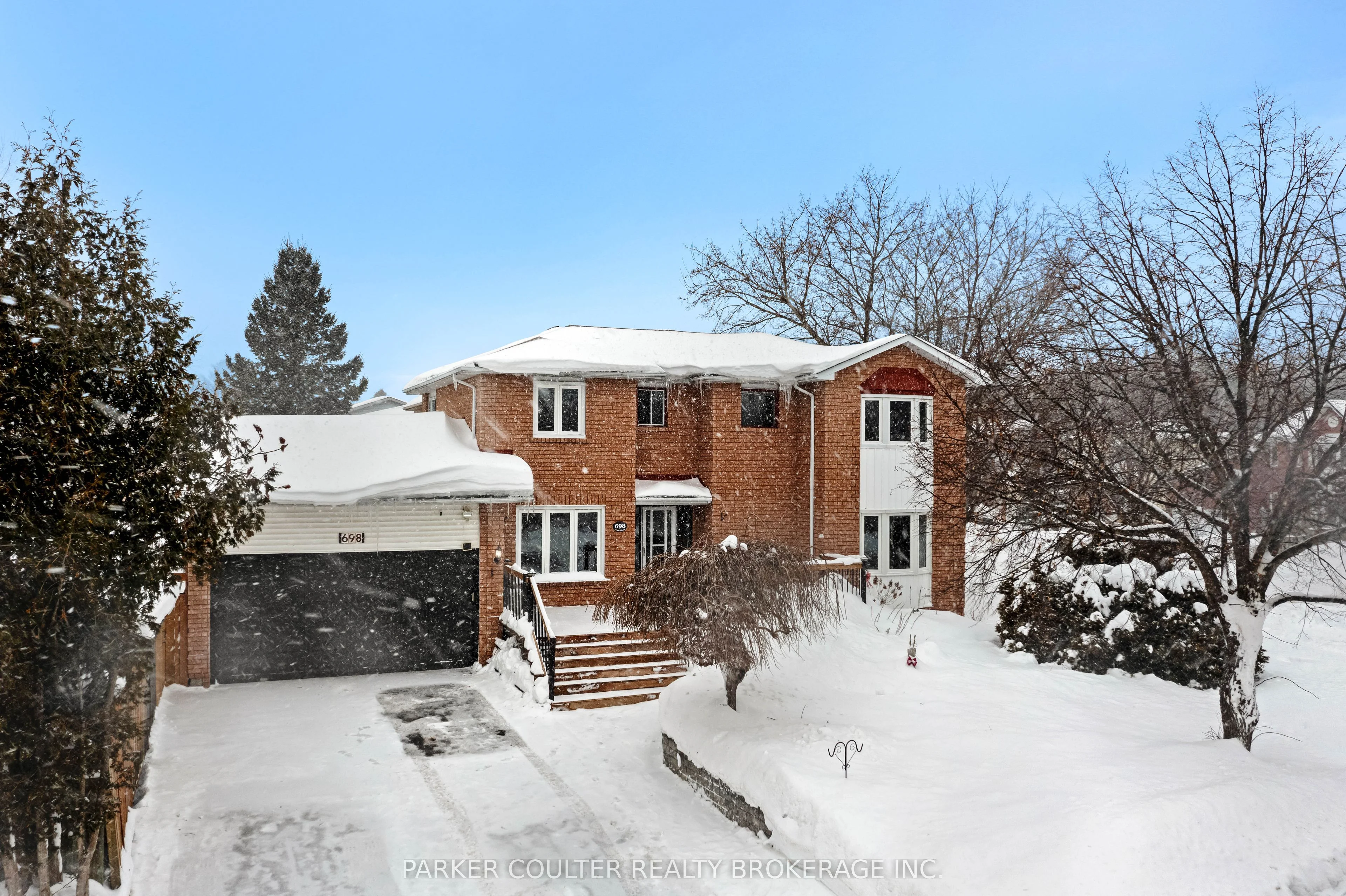 698 Candaras Street, Innisfil, On L9s 2g9