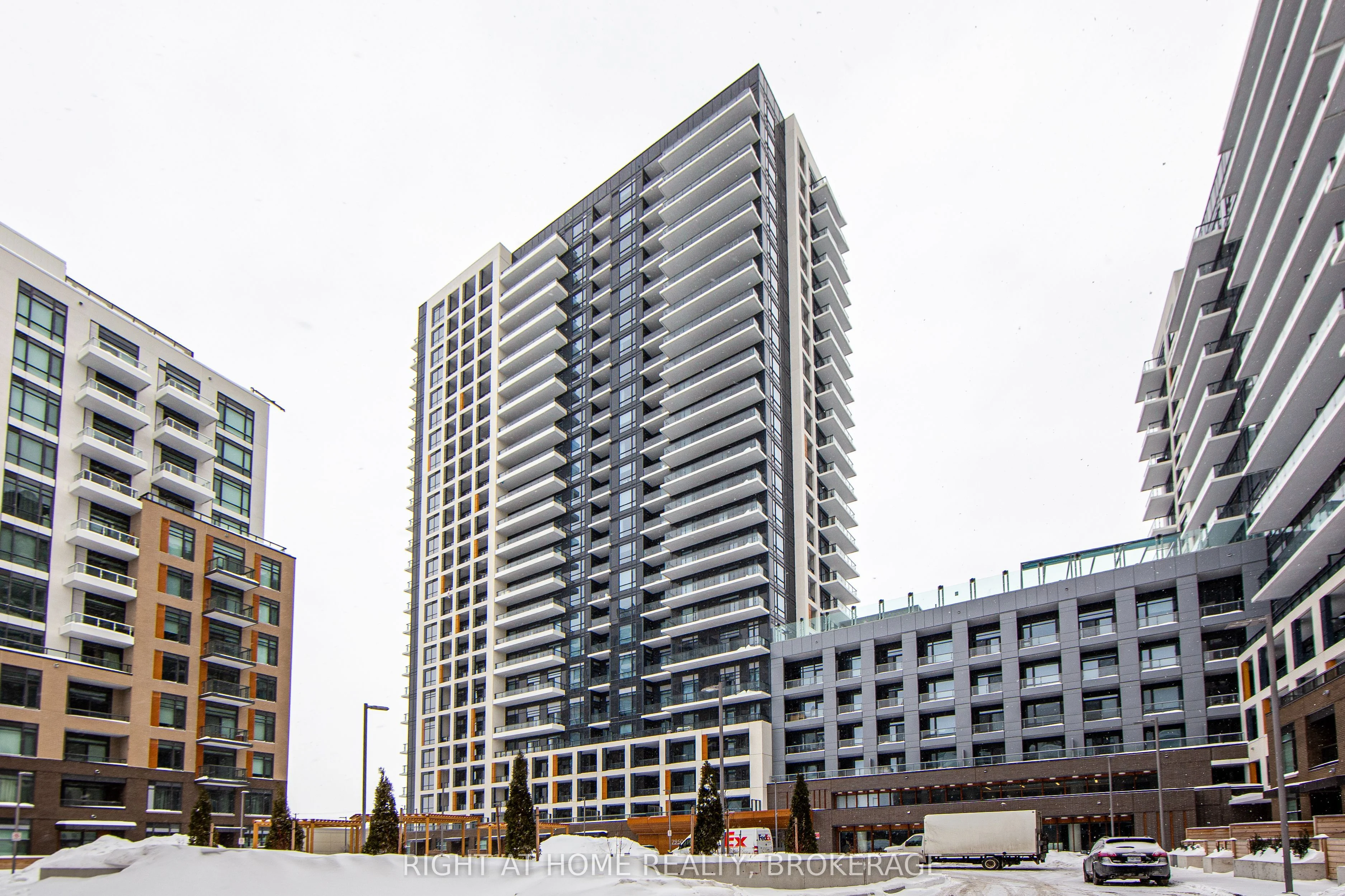 Condo Apartment in Vaughan