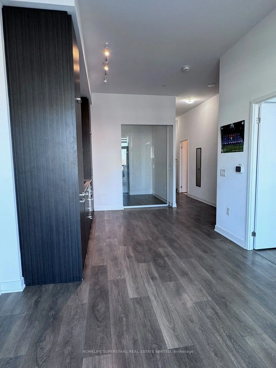 38 Honeycrisp Crescent 318, Vaughan, ON L4K 0M8