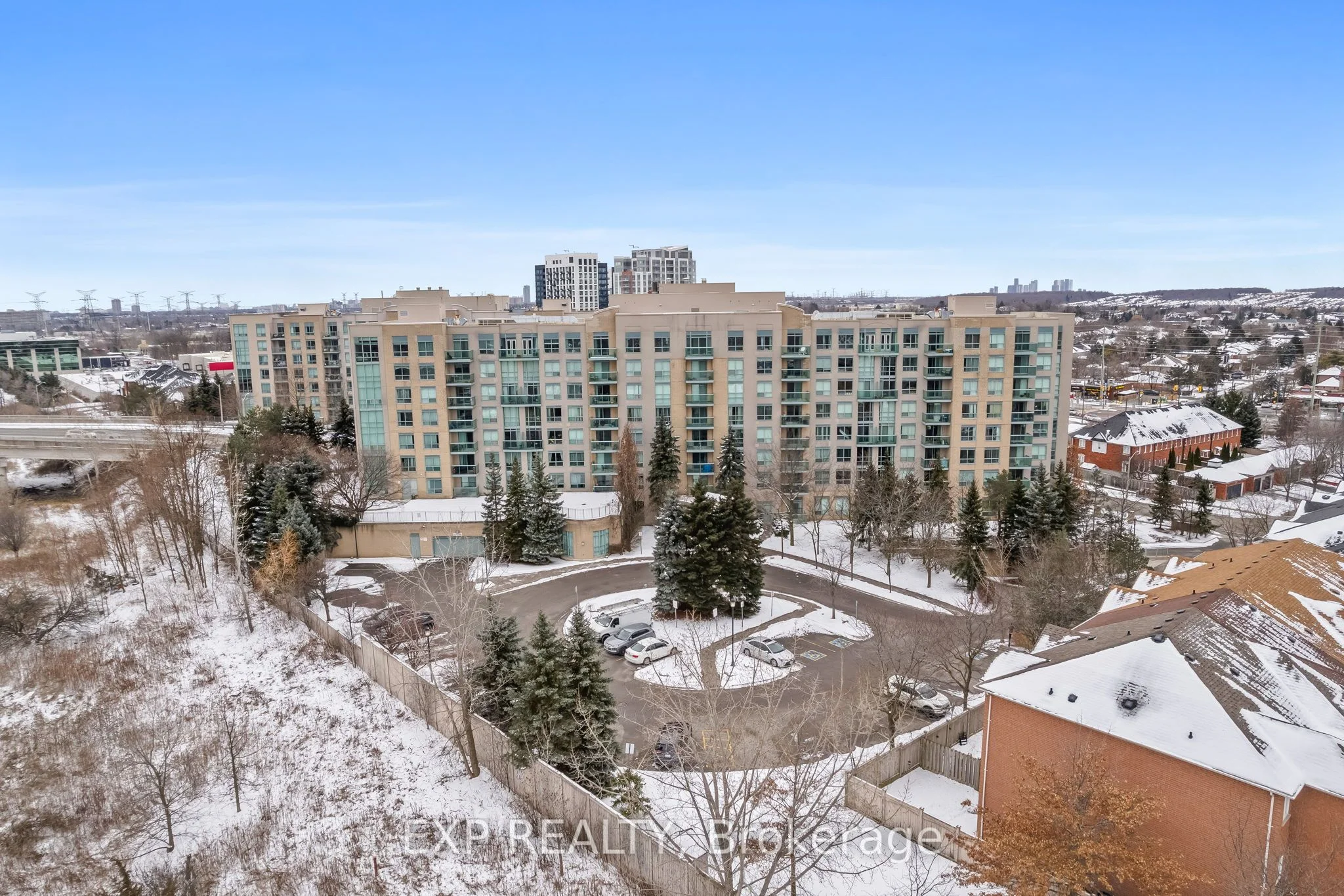 Condo Apartment in Richmond Hill