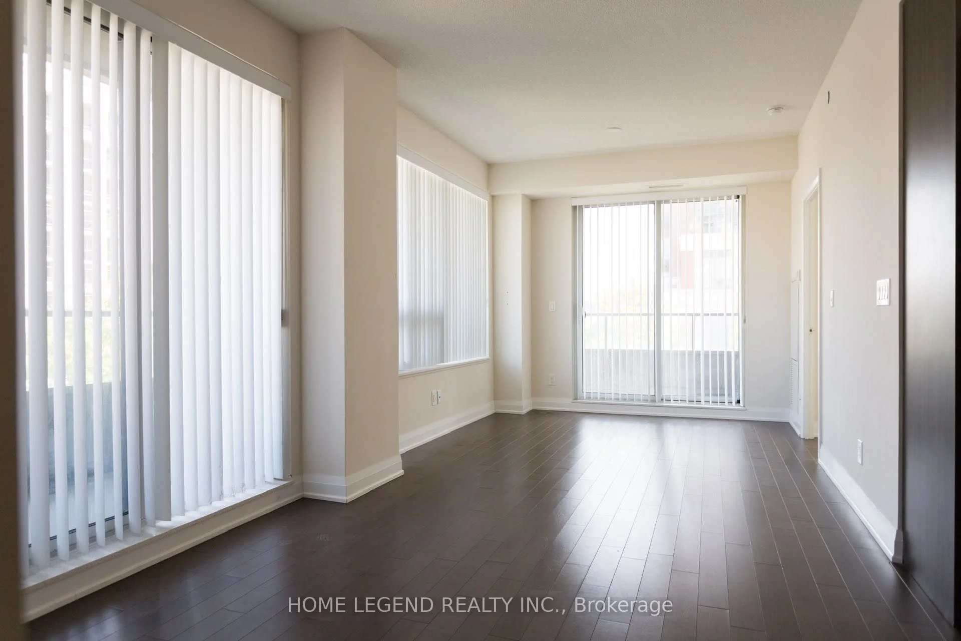28 Uptown Drive 217(primary Bedroom), Markham, On L3r 5m8